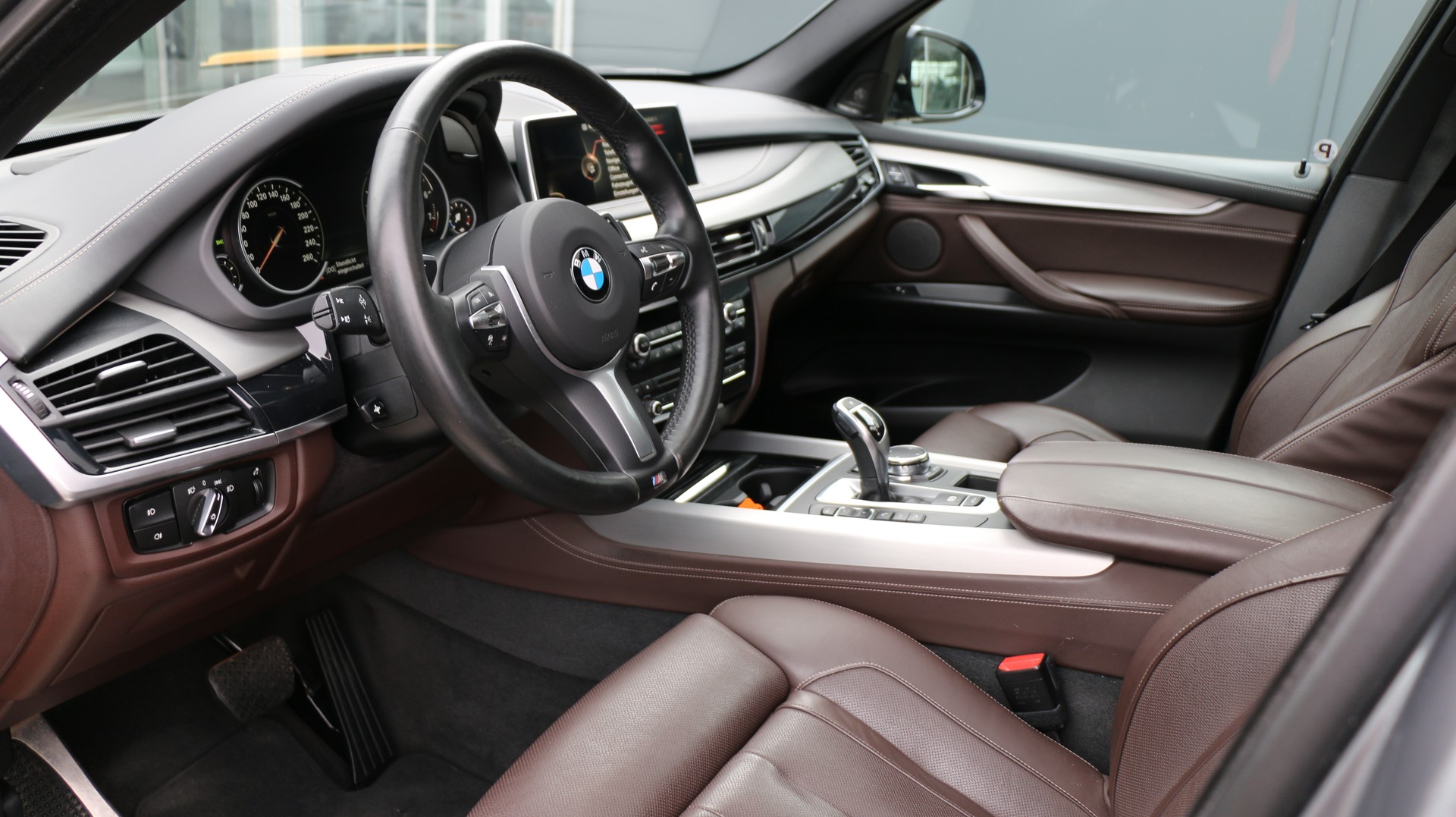 BMW X5 xDrive 50i-image-14
