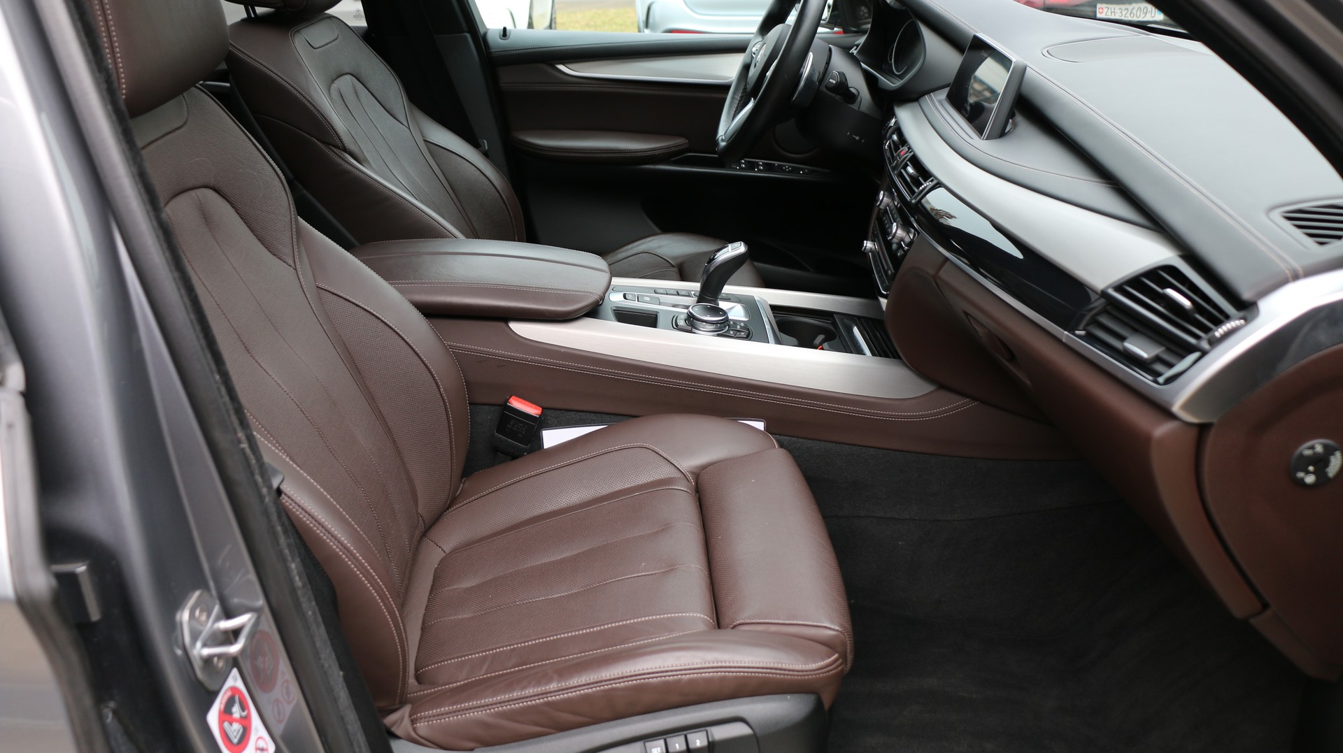 BMW X5 xDrive 50i-image-10