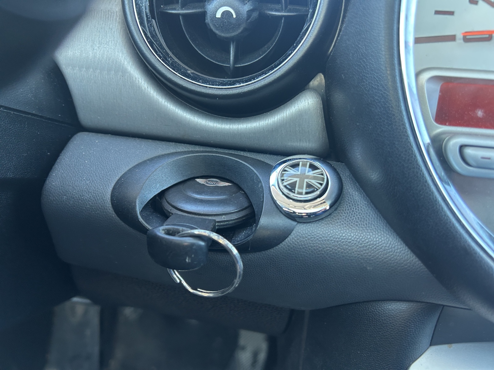 MINI Cooper-image-13