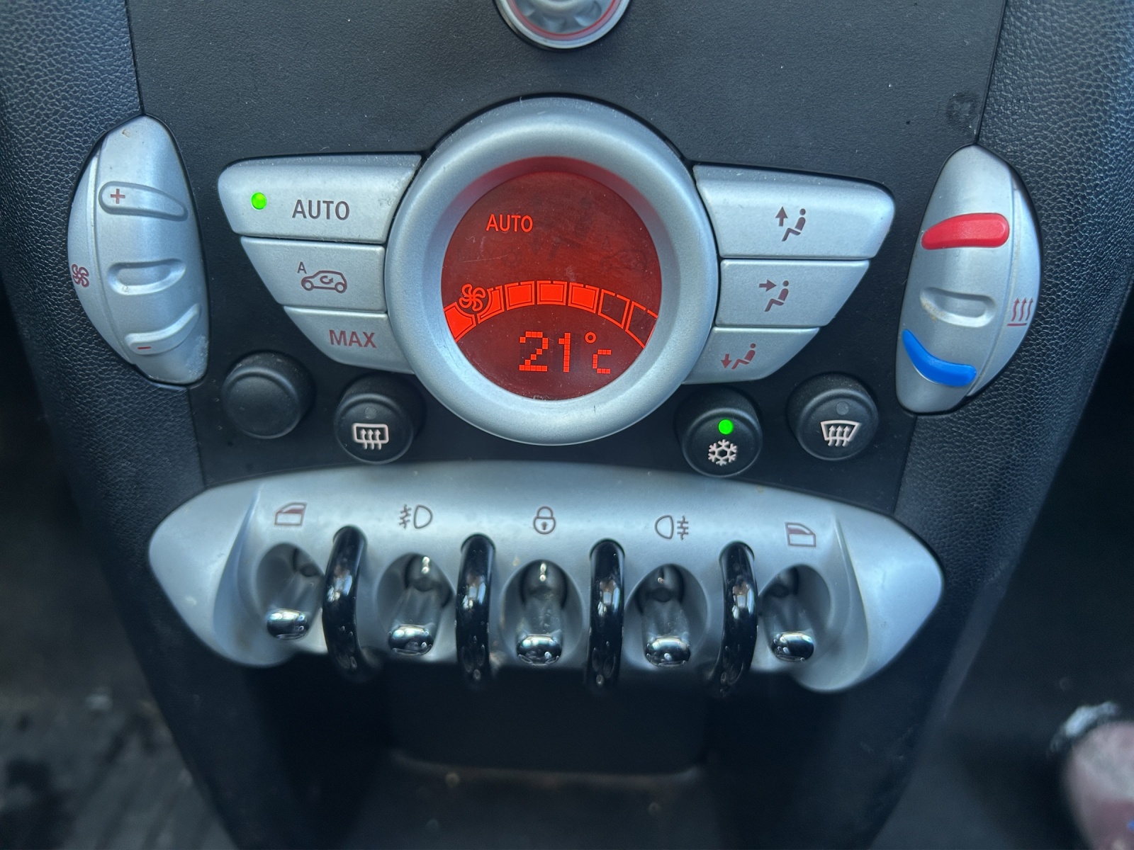 MINI Cooper-image-15