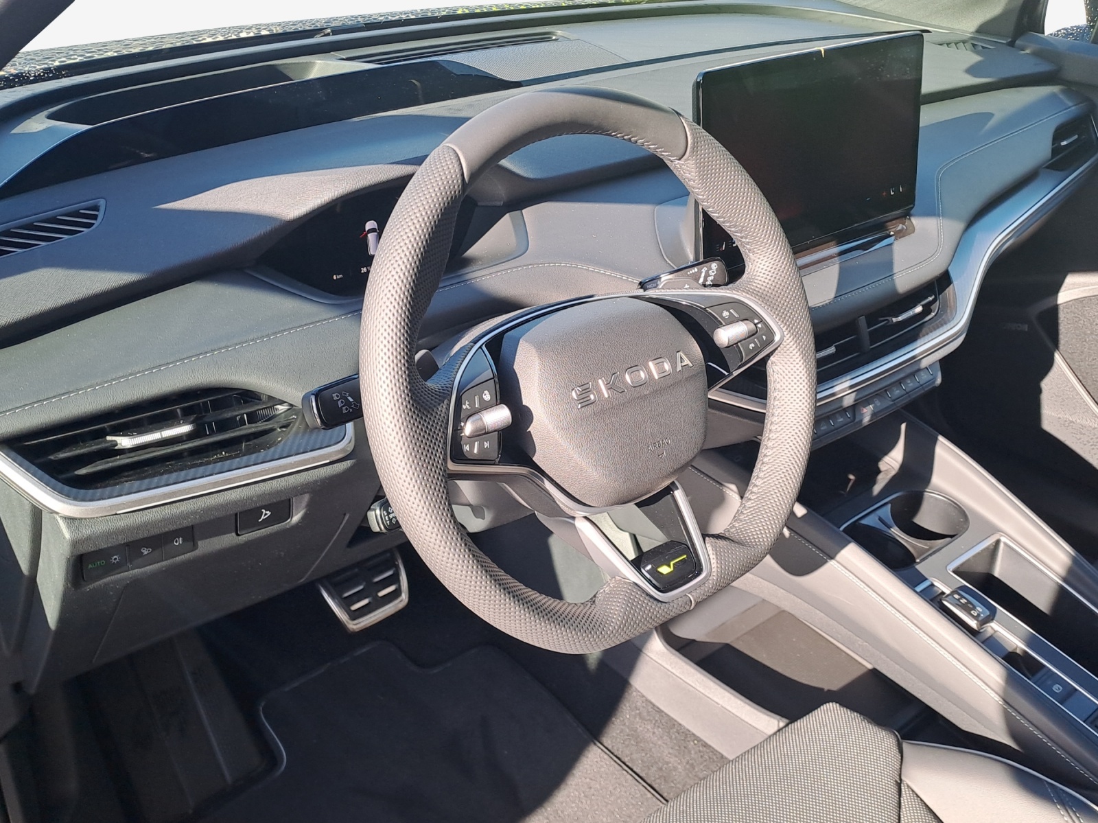 SKODA Enyaq 4x4 RS-image-9