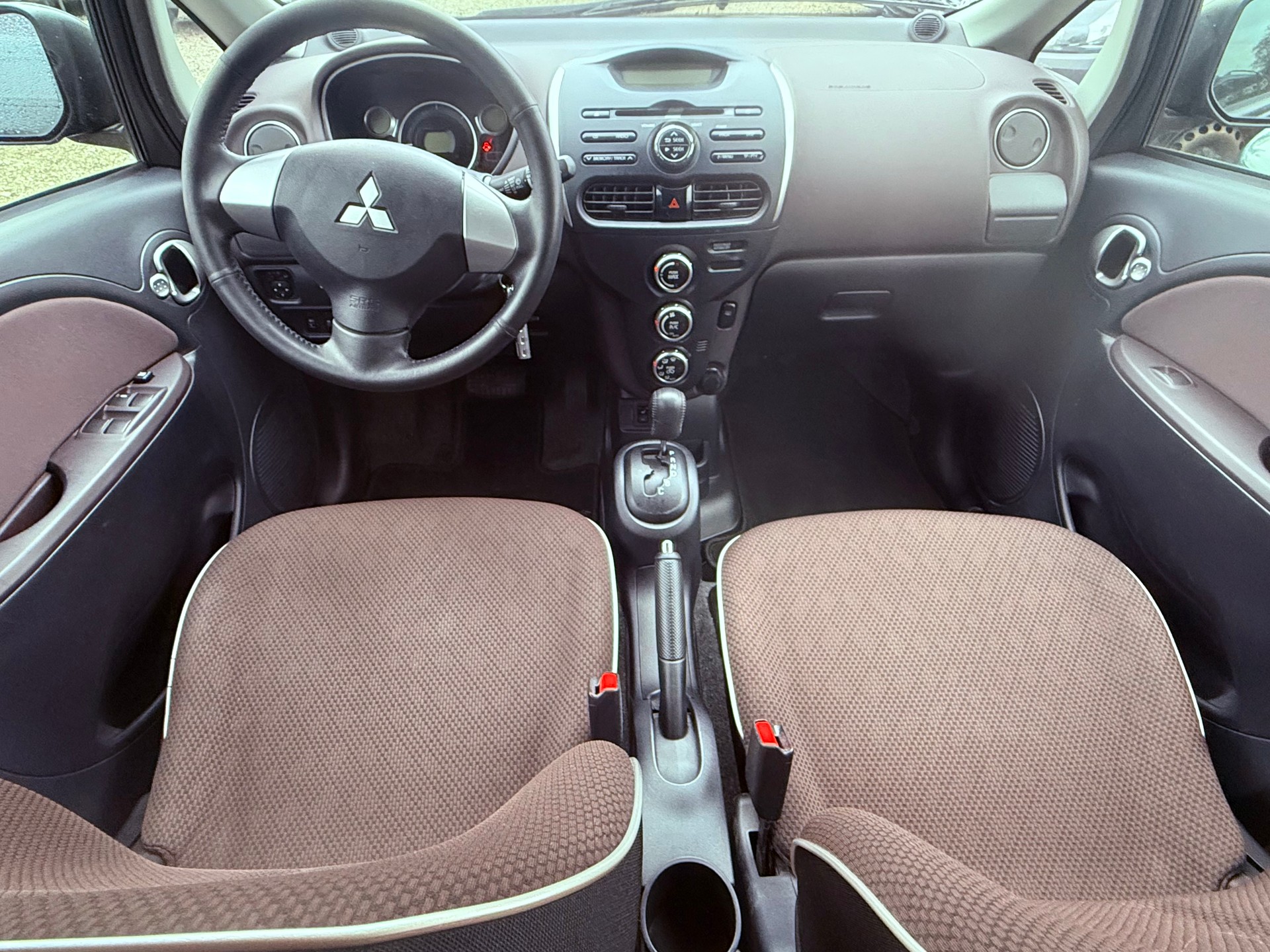 MITSUBISHI i MiEV-image-3