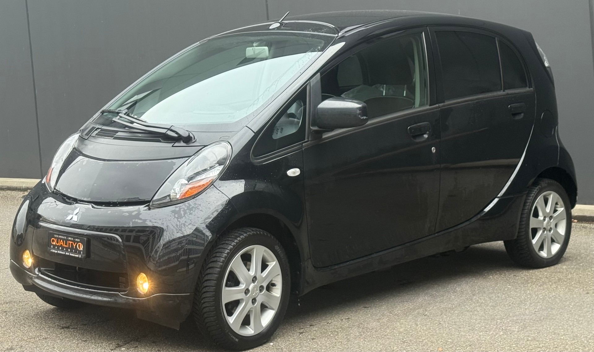MITSUBISHI i MiEV