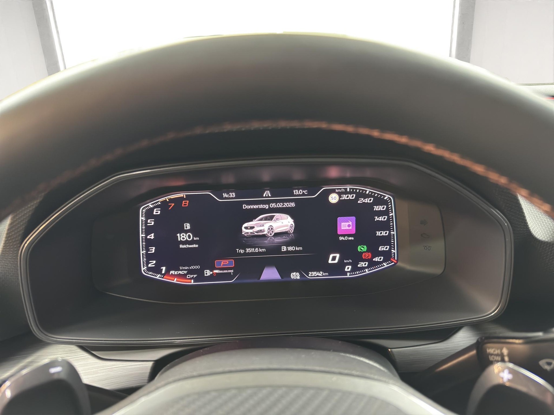 CUPRA Leon 1.5 eTSI DSG-image-11