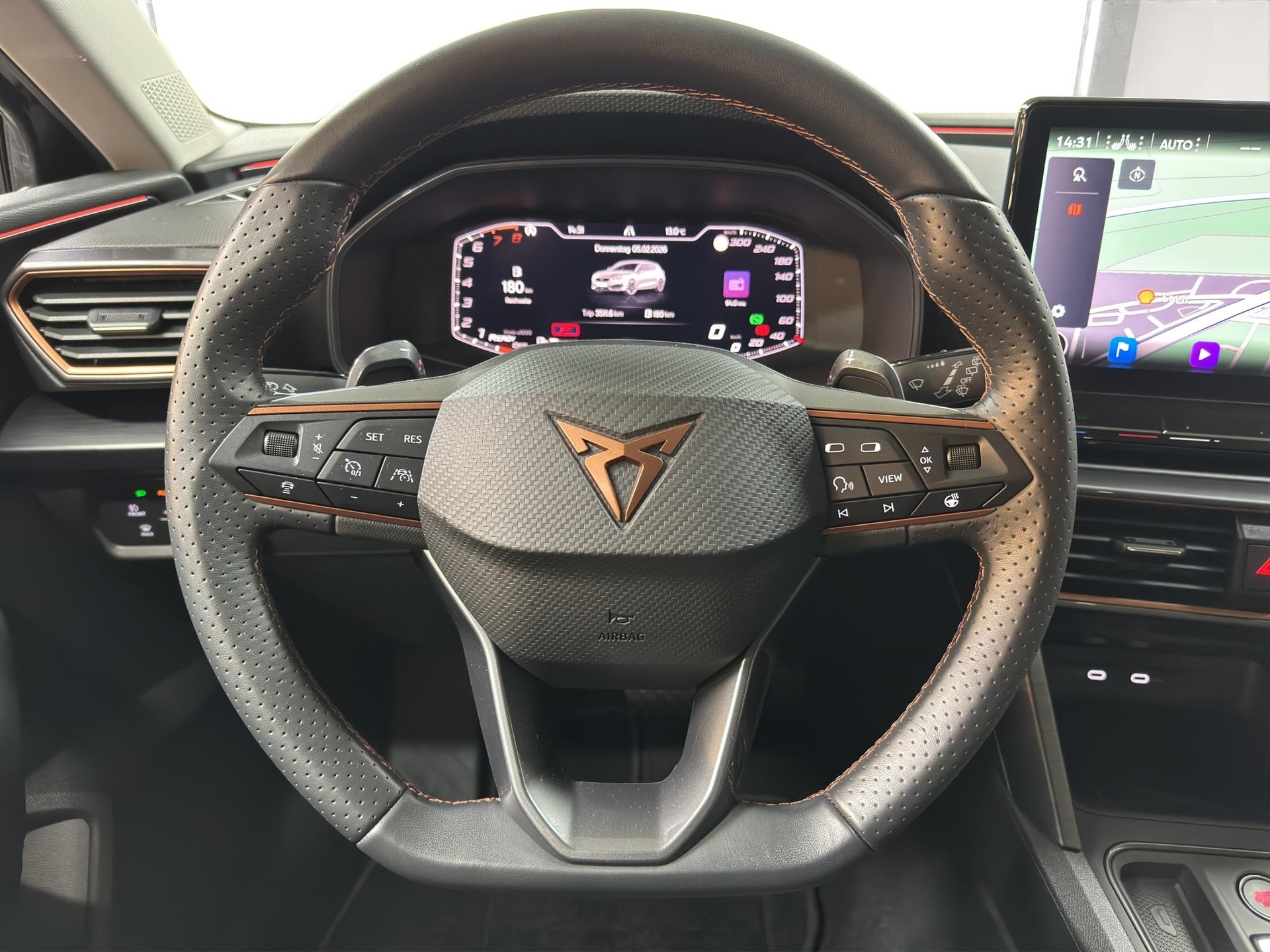 CUPRA Leon 1.5 eTSI DSG-image-10