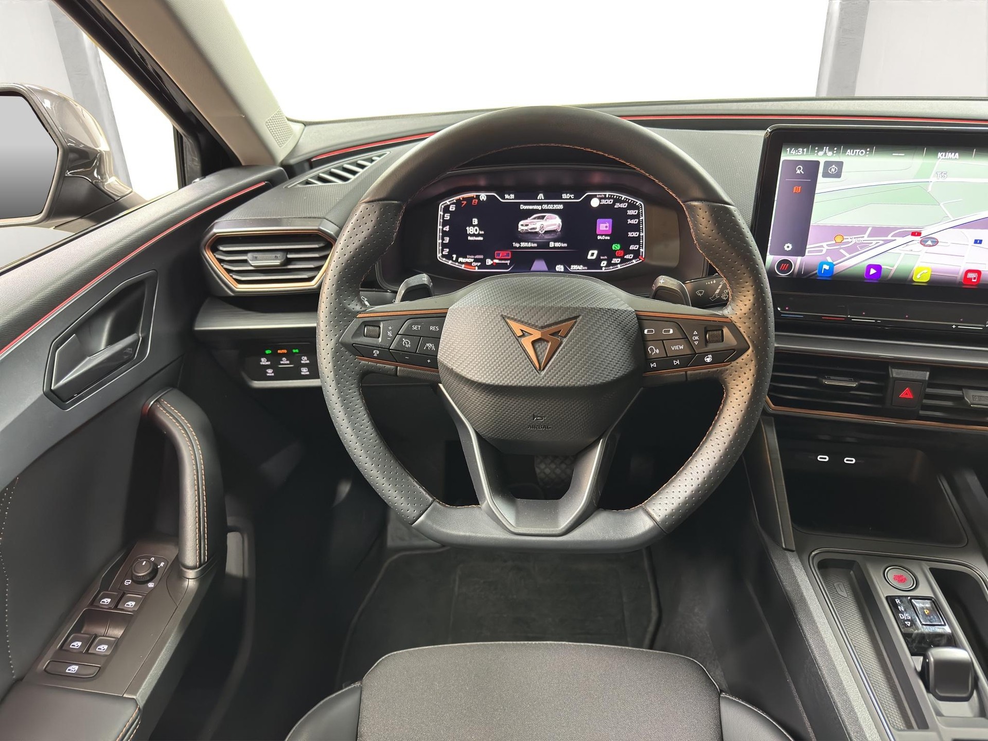 CUPRA Leon 1.5 eTSI DSG-image-9