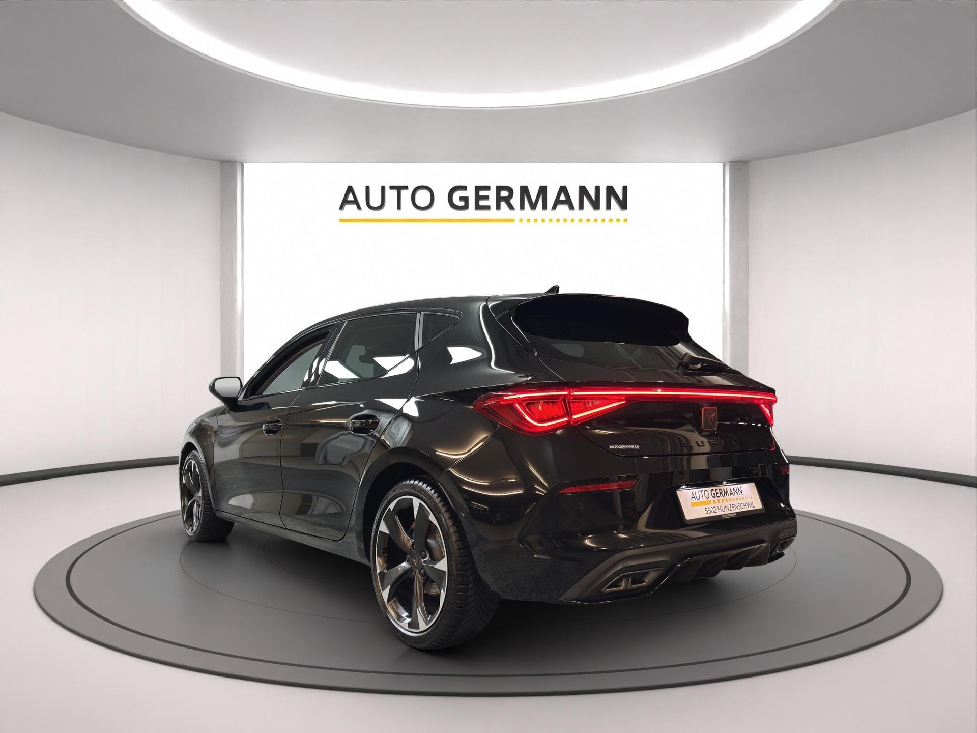 CUPRA Leon 1.5 eTSI DSG-image-1