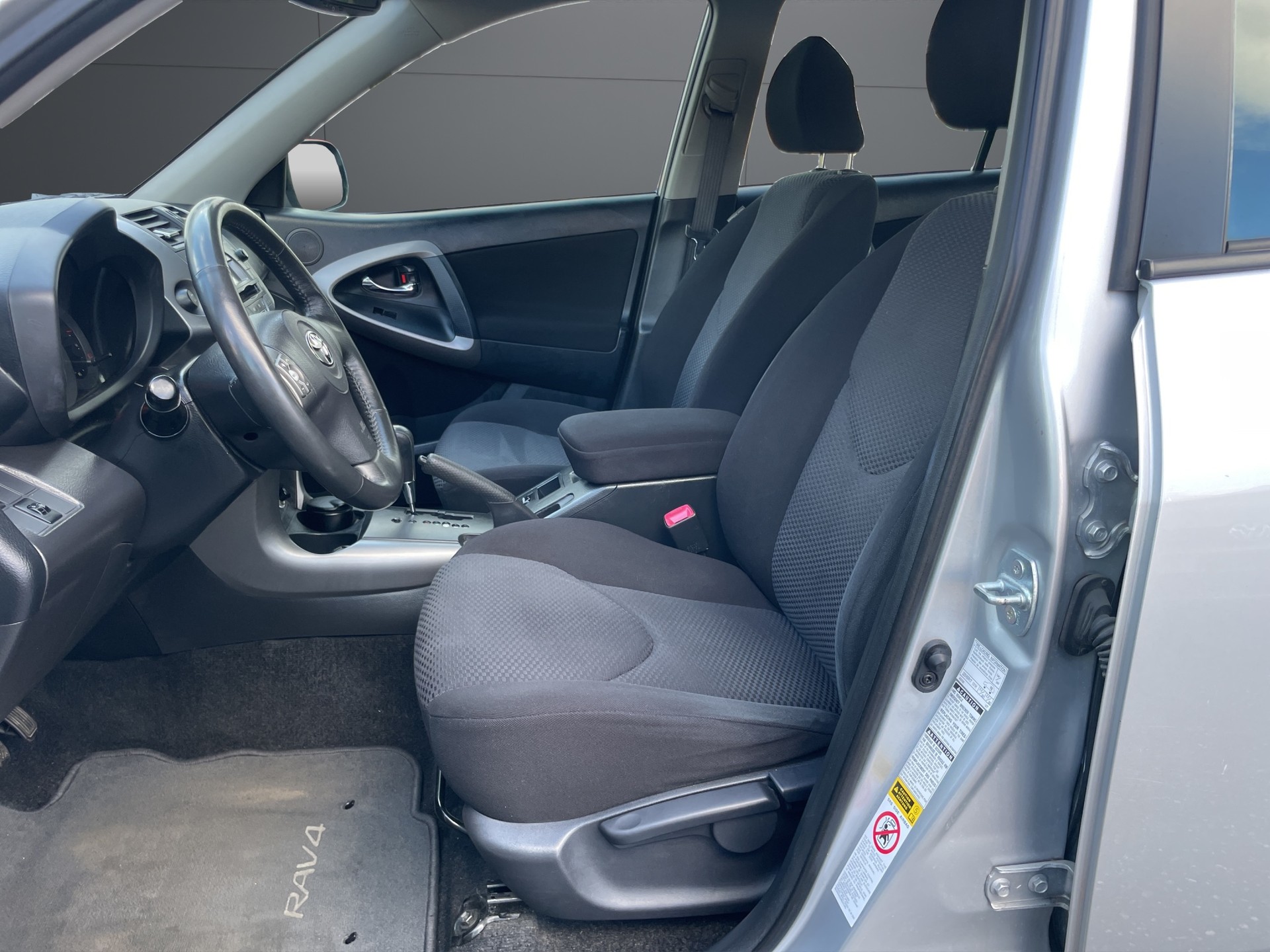 TOYOTA RAV-4 2.0 16V Linea Sol-image-4