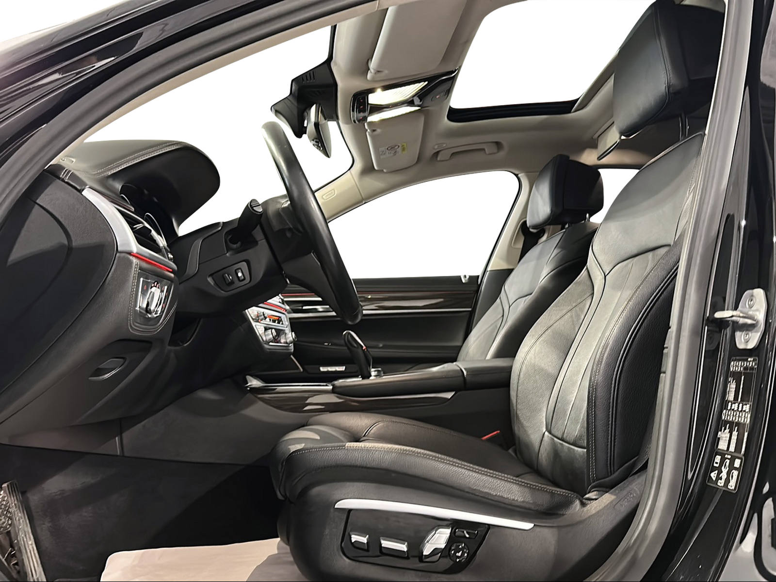 BMW 730Ld xDrive Steptronic-image-12