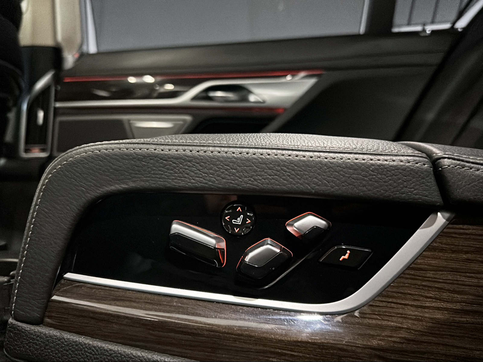 BMW 730Ld xDrive Steptronic-image-16