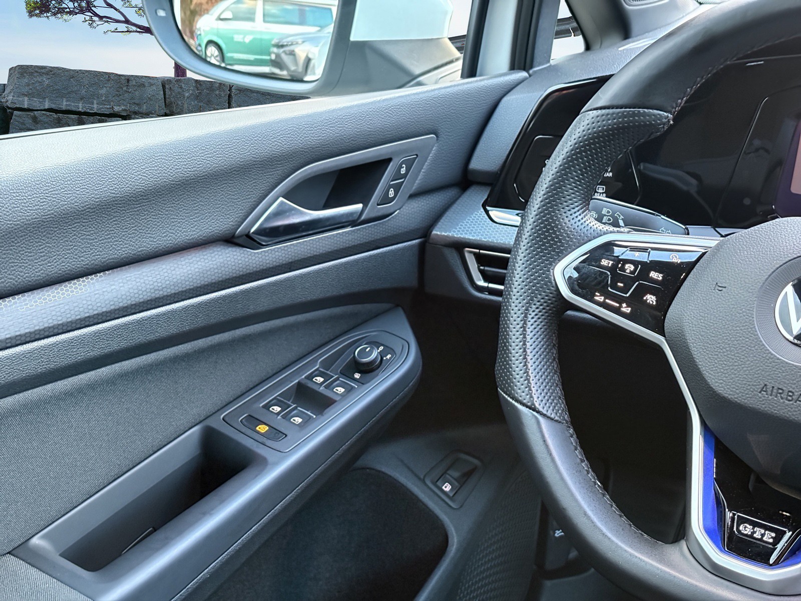 VW Golf 1.4 TSI PHEV GTE-image-13
