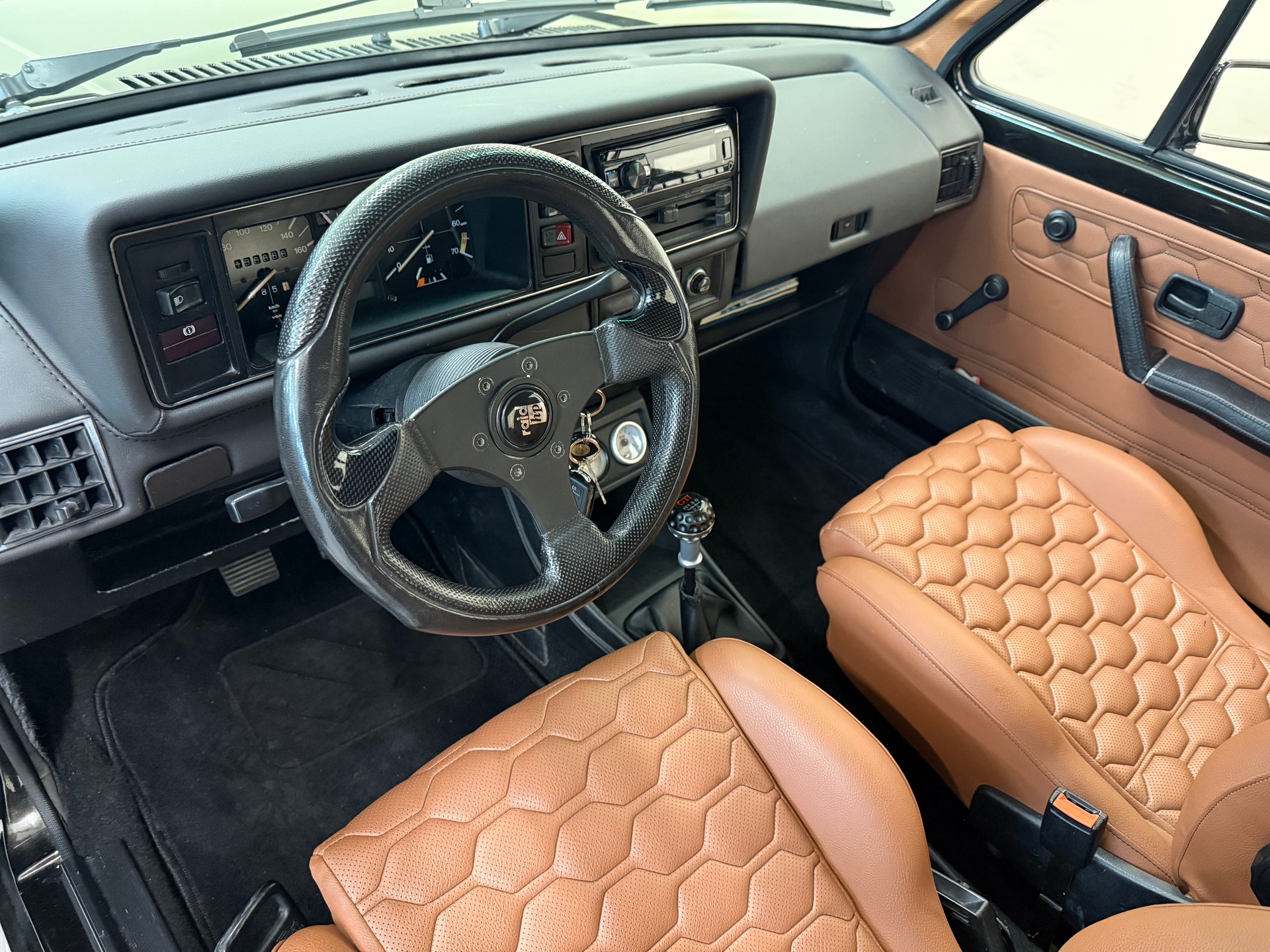 VW Golf 1500 GL (GLS)-image-14