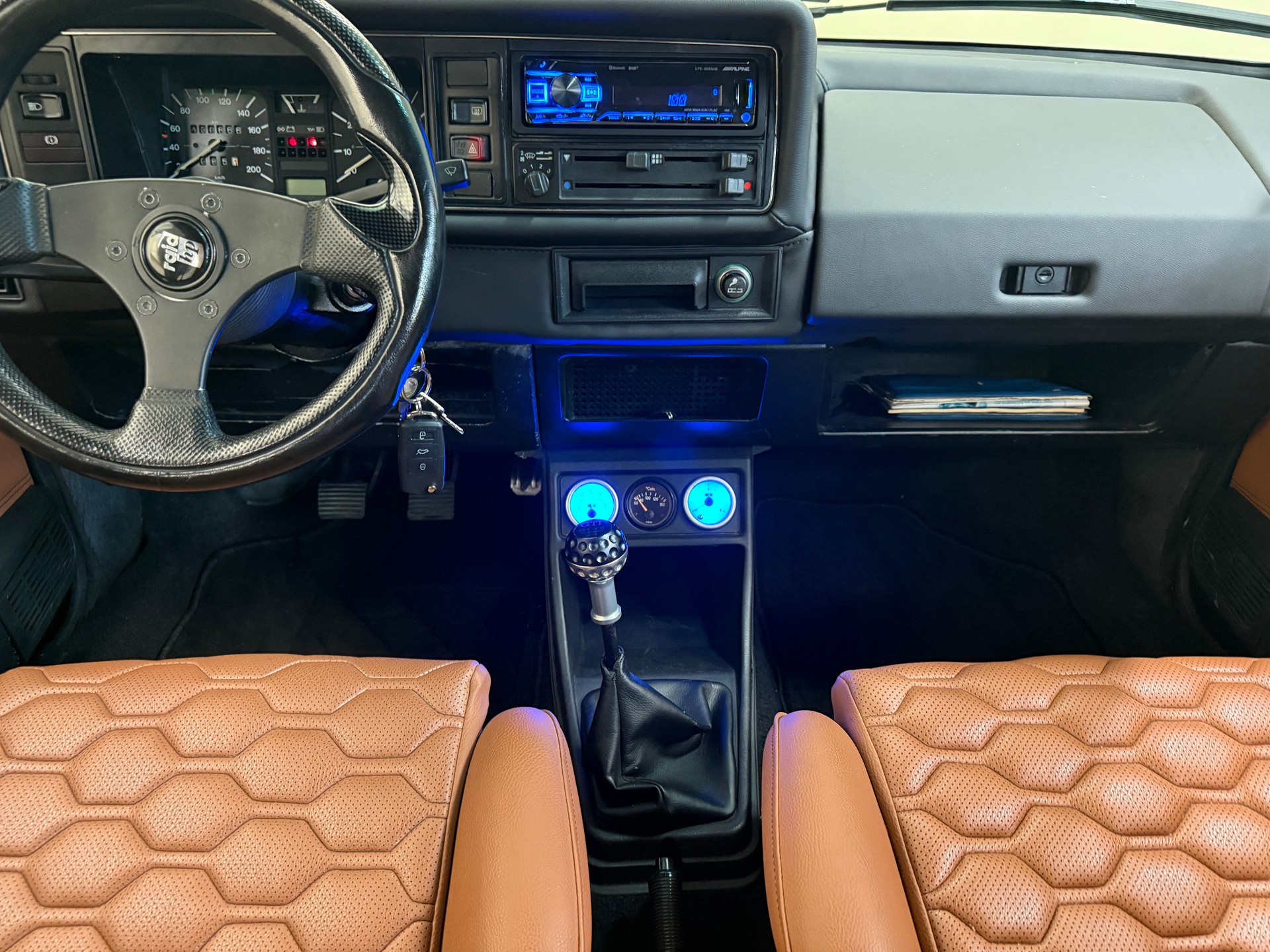 VW Golf 1500 GL (GLS)-image-16