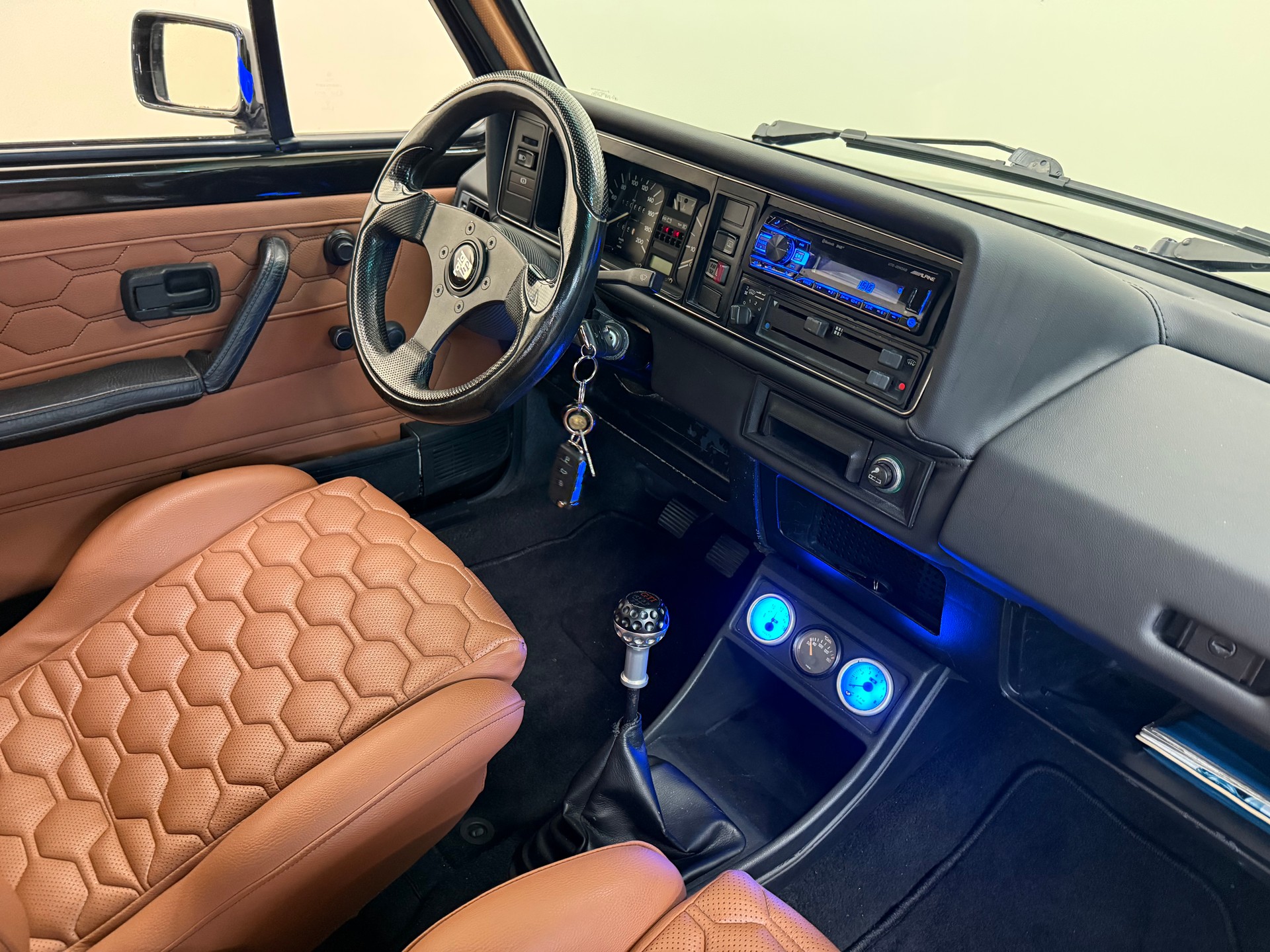 VW Golf 1500 GL (GLS)-image-22