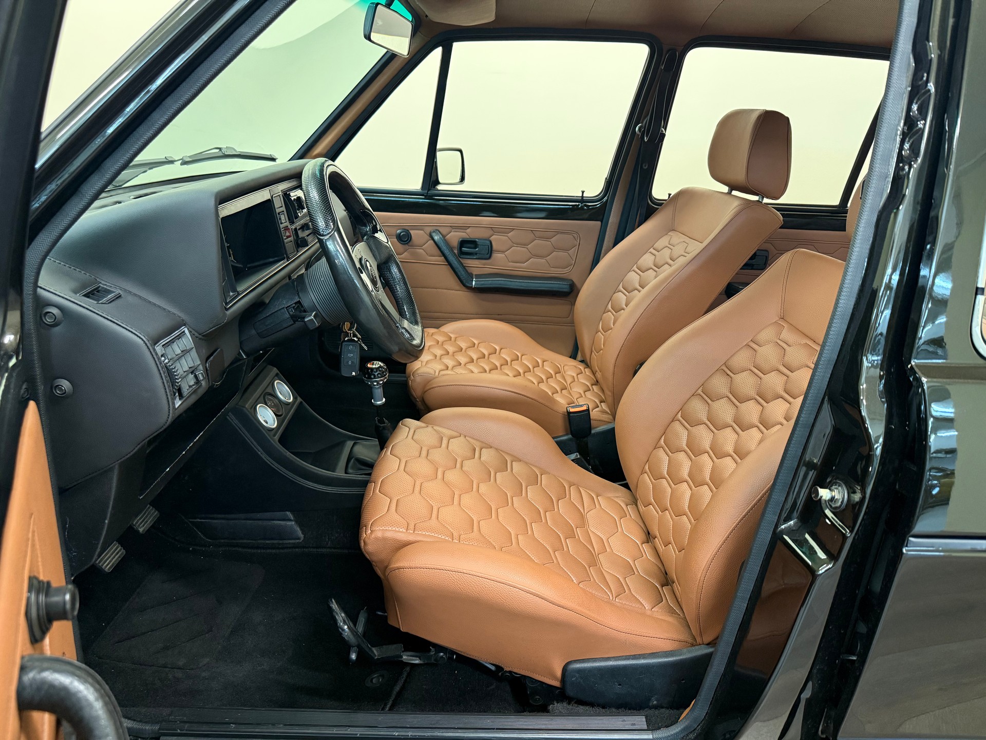 VW Golf 1500 GL (GLS)-image-11