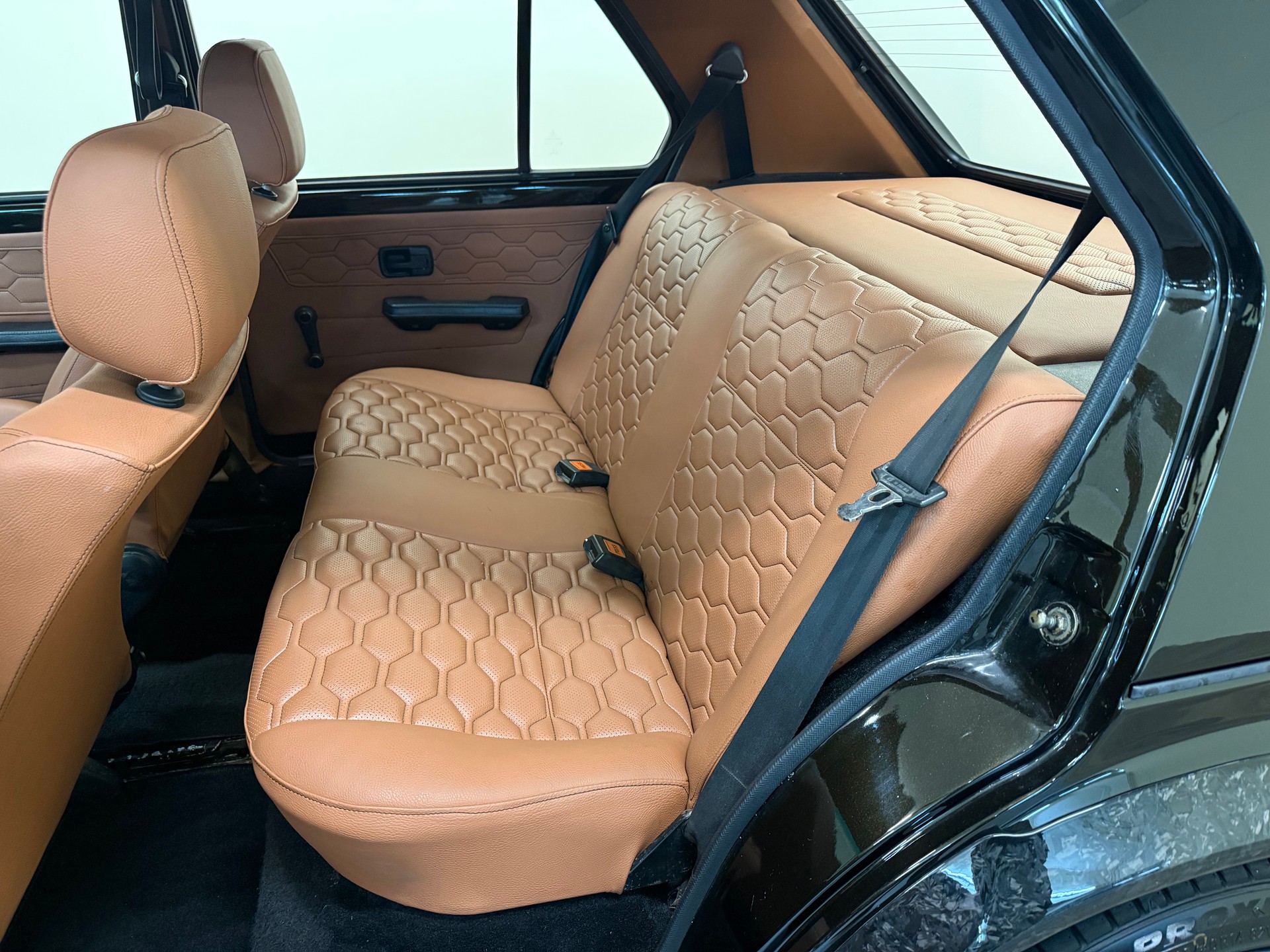 VW Golf 1500 GL (GLS)-image-19