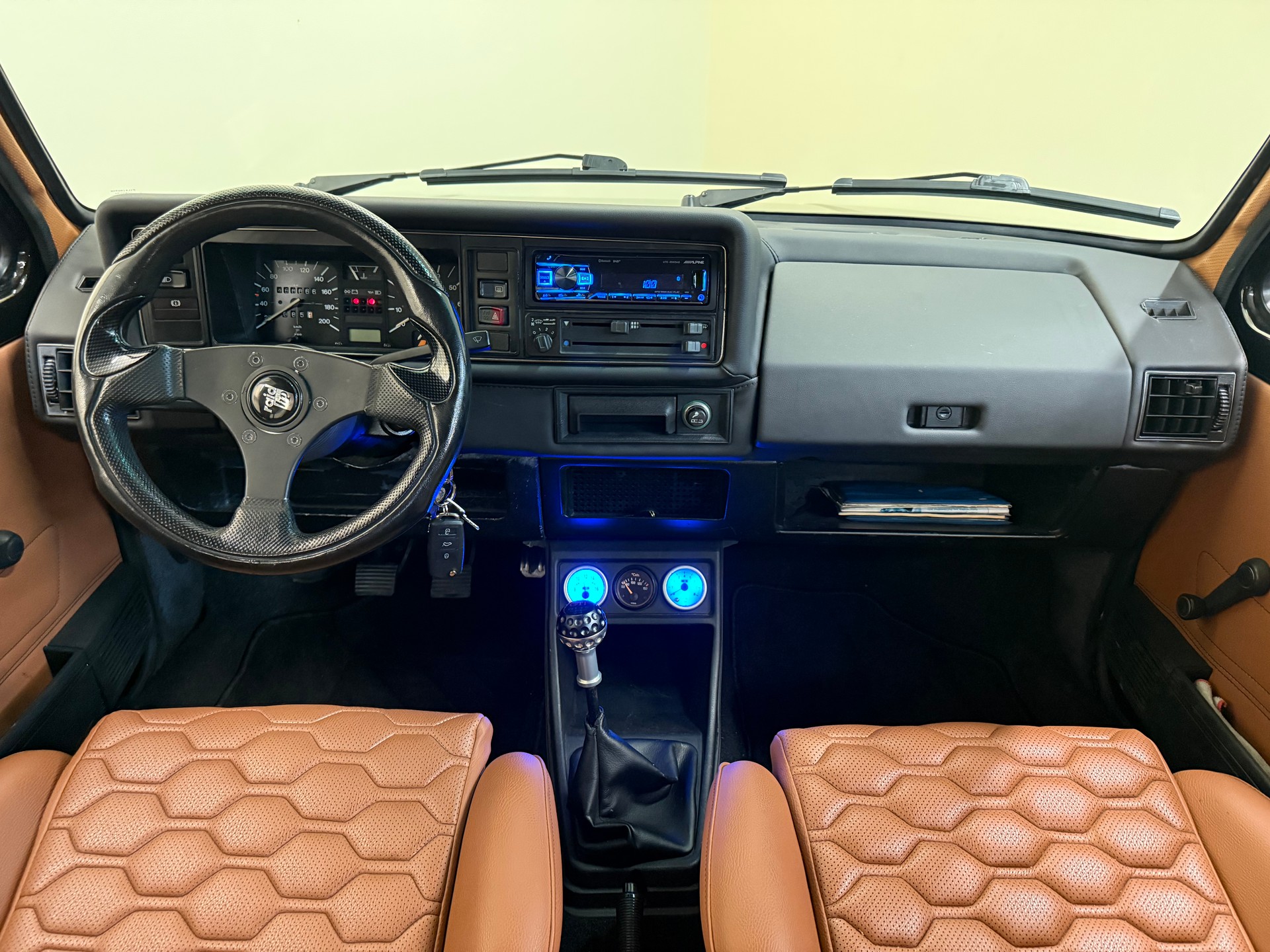VW Golf 1500 GL (GLS)-image-15