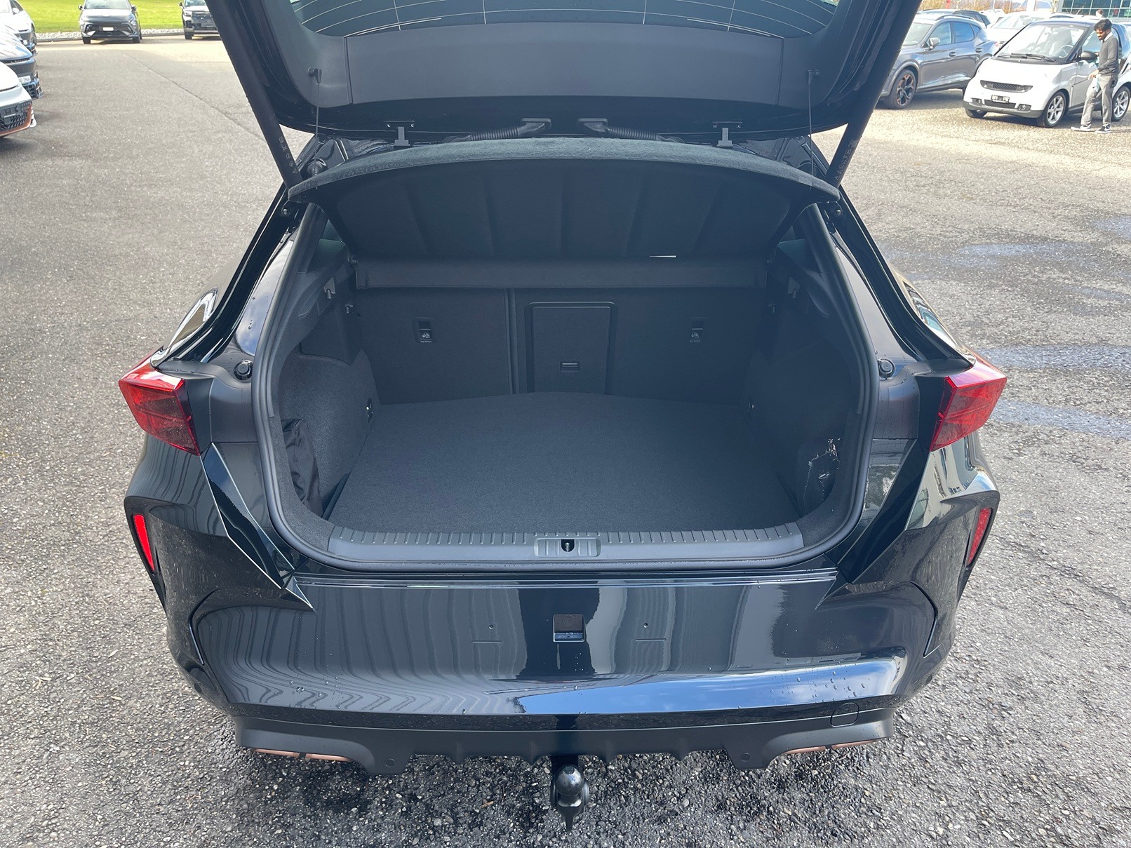 CUPRA Formentor 1.5 e-HYBRID pHEV Prime Edition VZ DSG-image-4