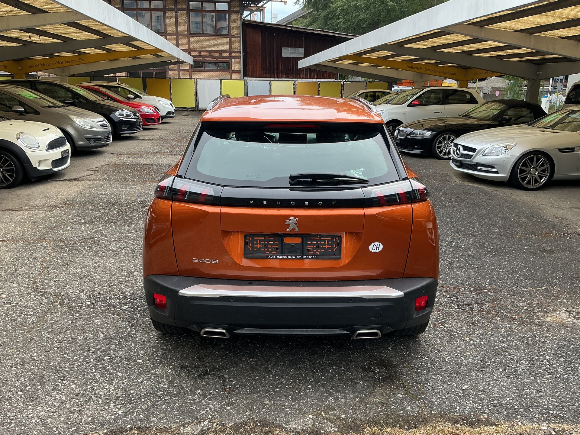 PEUGEOT 2008 1.2 PureTech Active Business EAT8-image-1