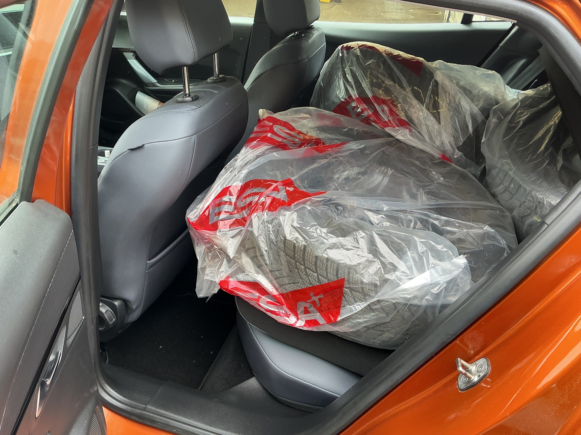 PEUGEOT 2008 1.2 PureTech Active Business EAT8-image-9