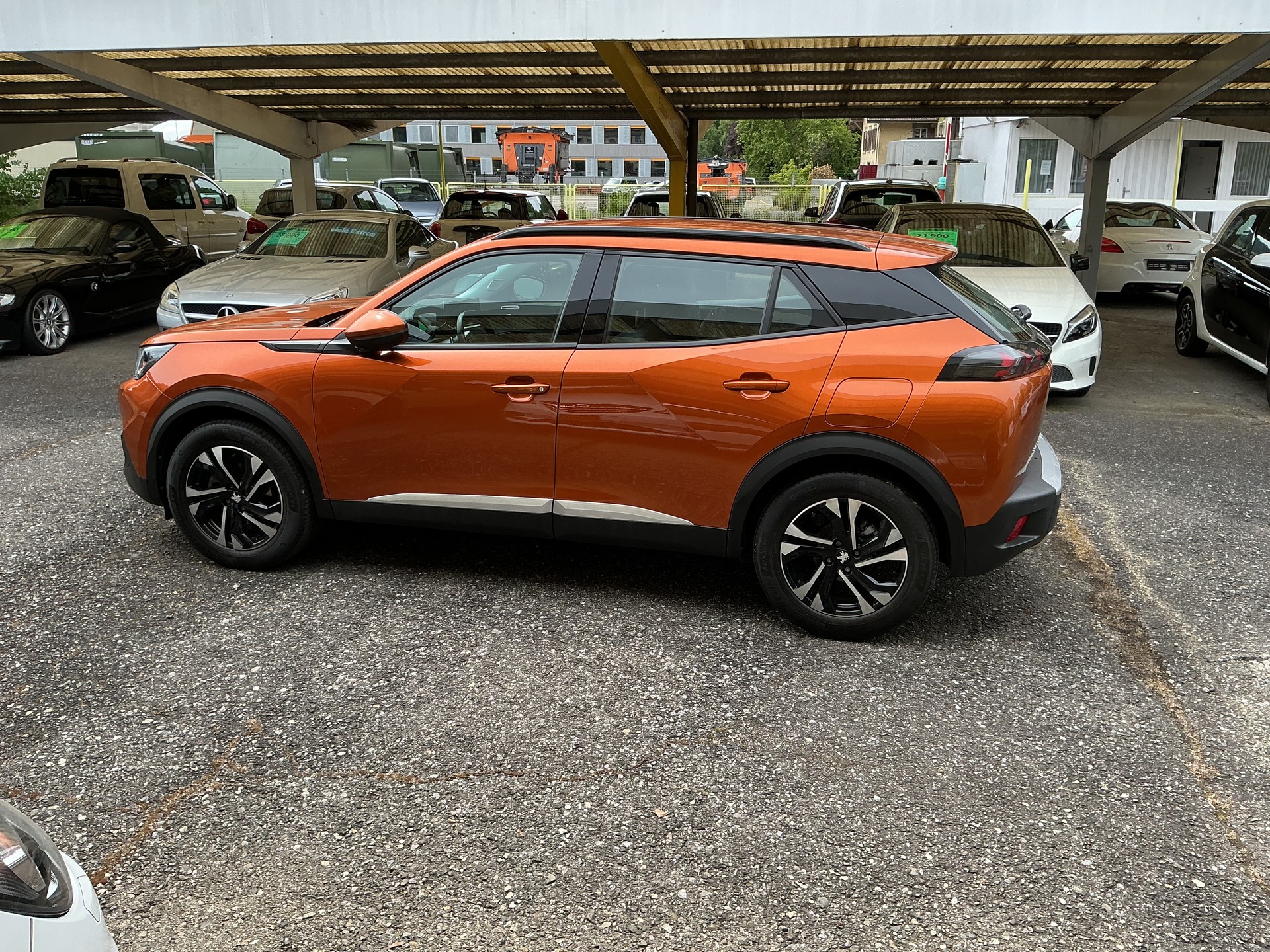 PEUGEOT 2008 1.2 PureTech Active Business EAT8-image-7