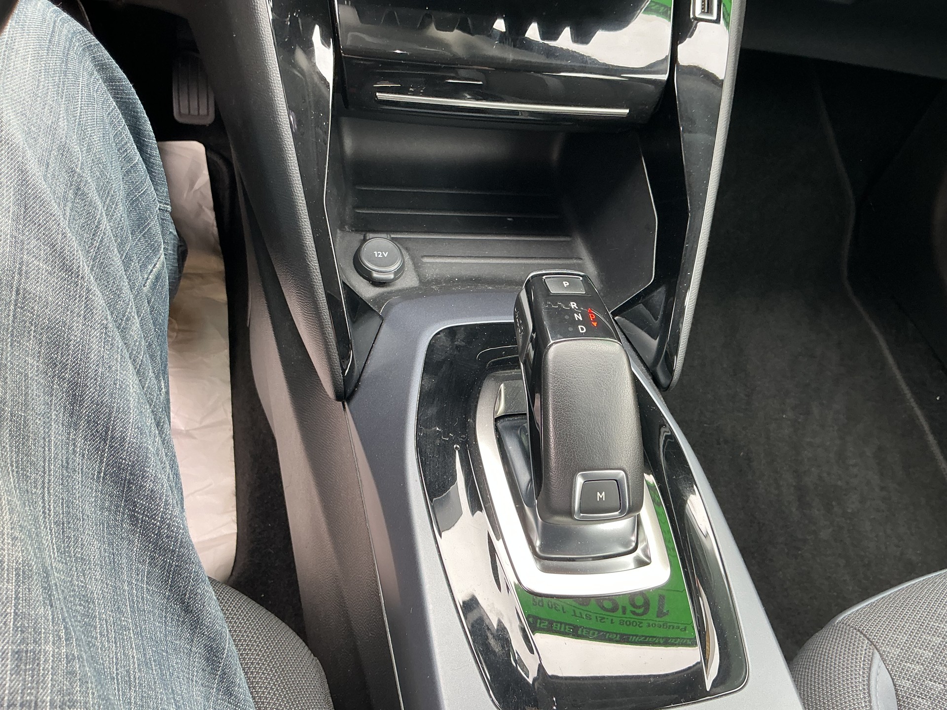 PEUGEOT 2008 1.2 PureTech Active Business EAT8-image-10