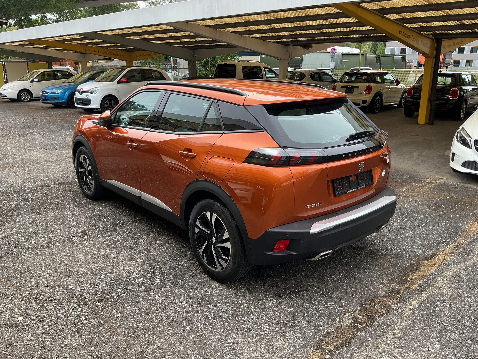 PEUGEOT 2008 1.2 PureTech Active Business EAT8-image-6