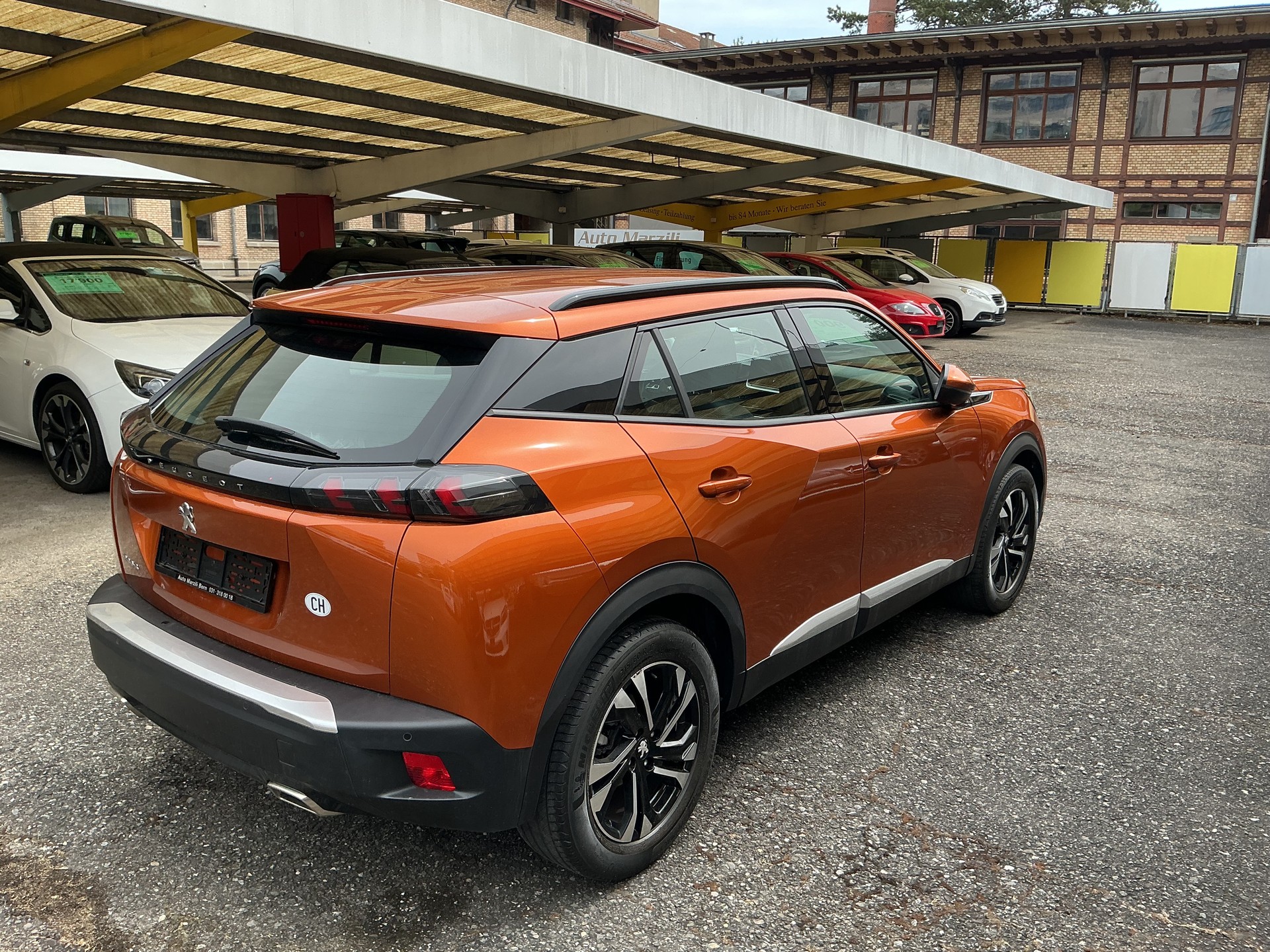 PEUGEOT 2008 1.2 PureTech Active Business EAT8-image-2