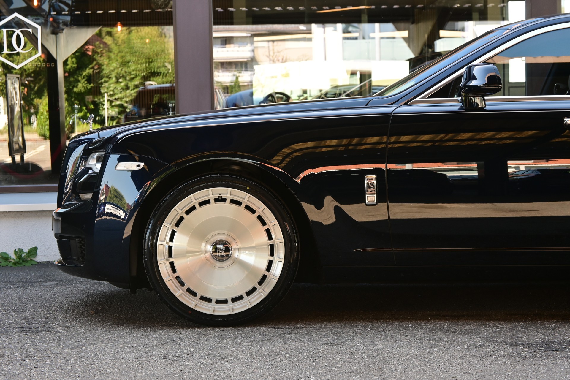 ROLLS-ROYCE Ghost 6.6 V12 *Facelift*-image-4