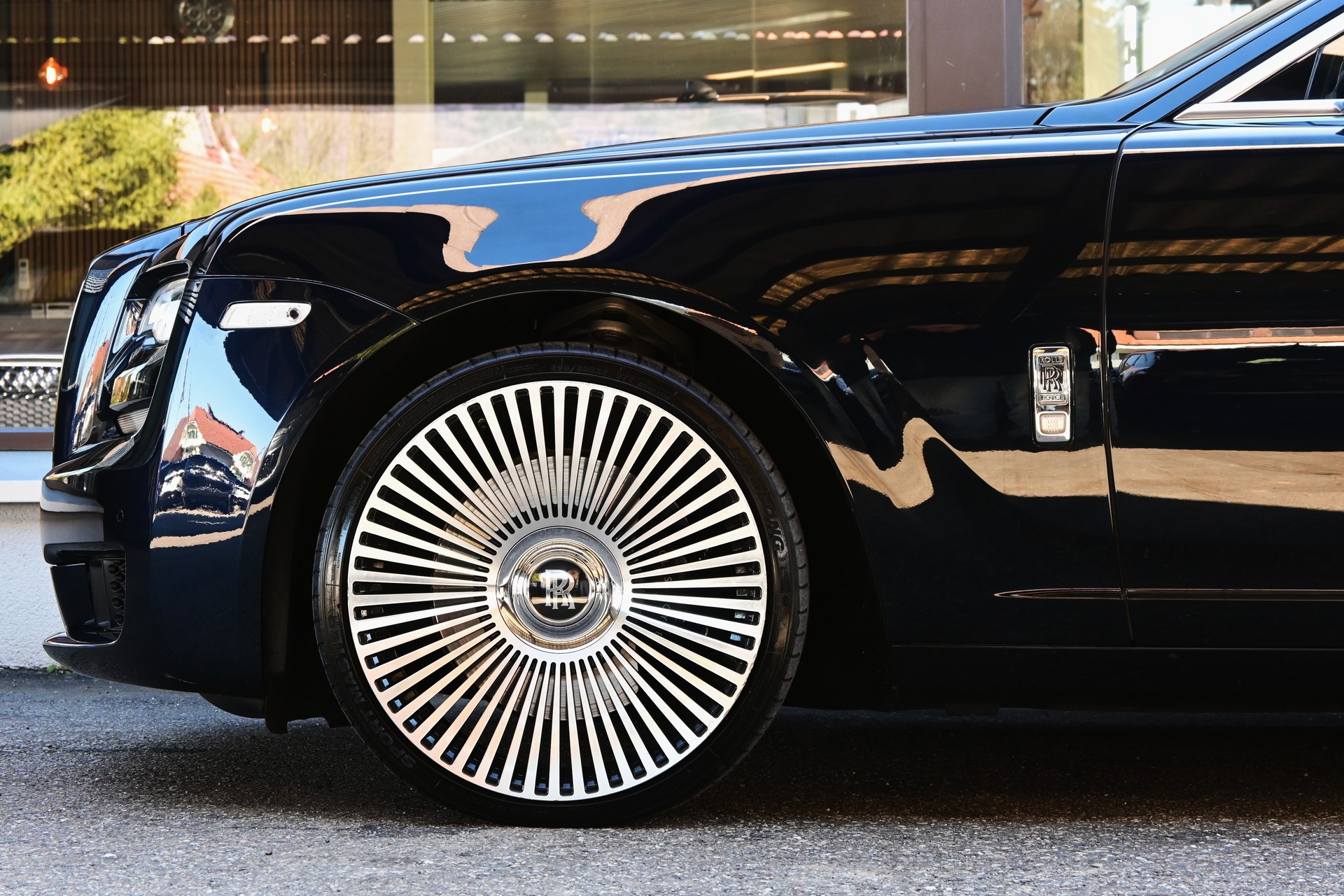ROLLS-ROYCE Ghost 6.6 V12 *Facelift*-image-7