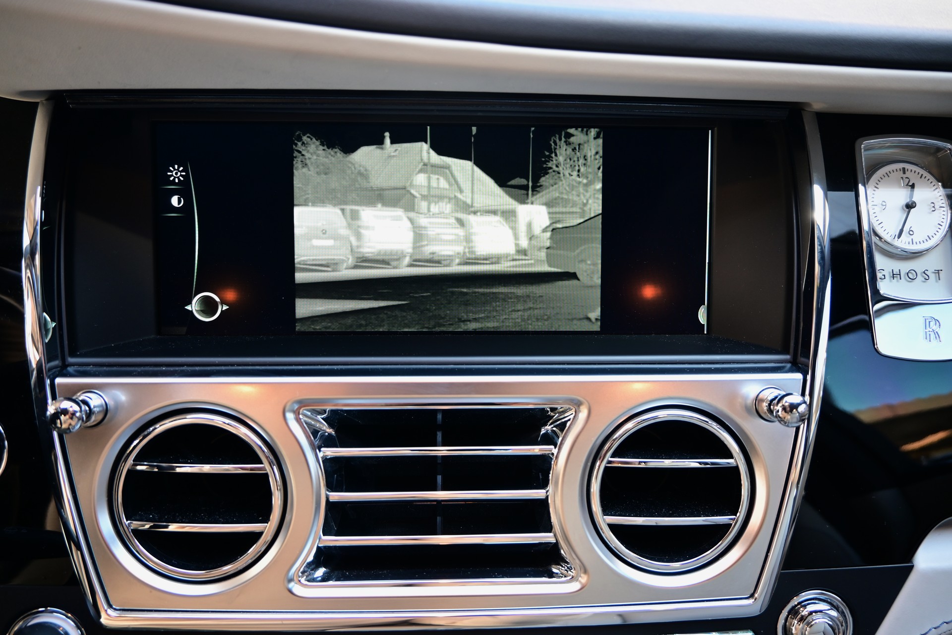 ROLLS-ROYCE Ghost 6.6 V12 *Facelift*-image-21