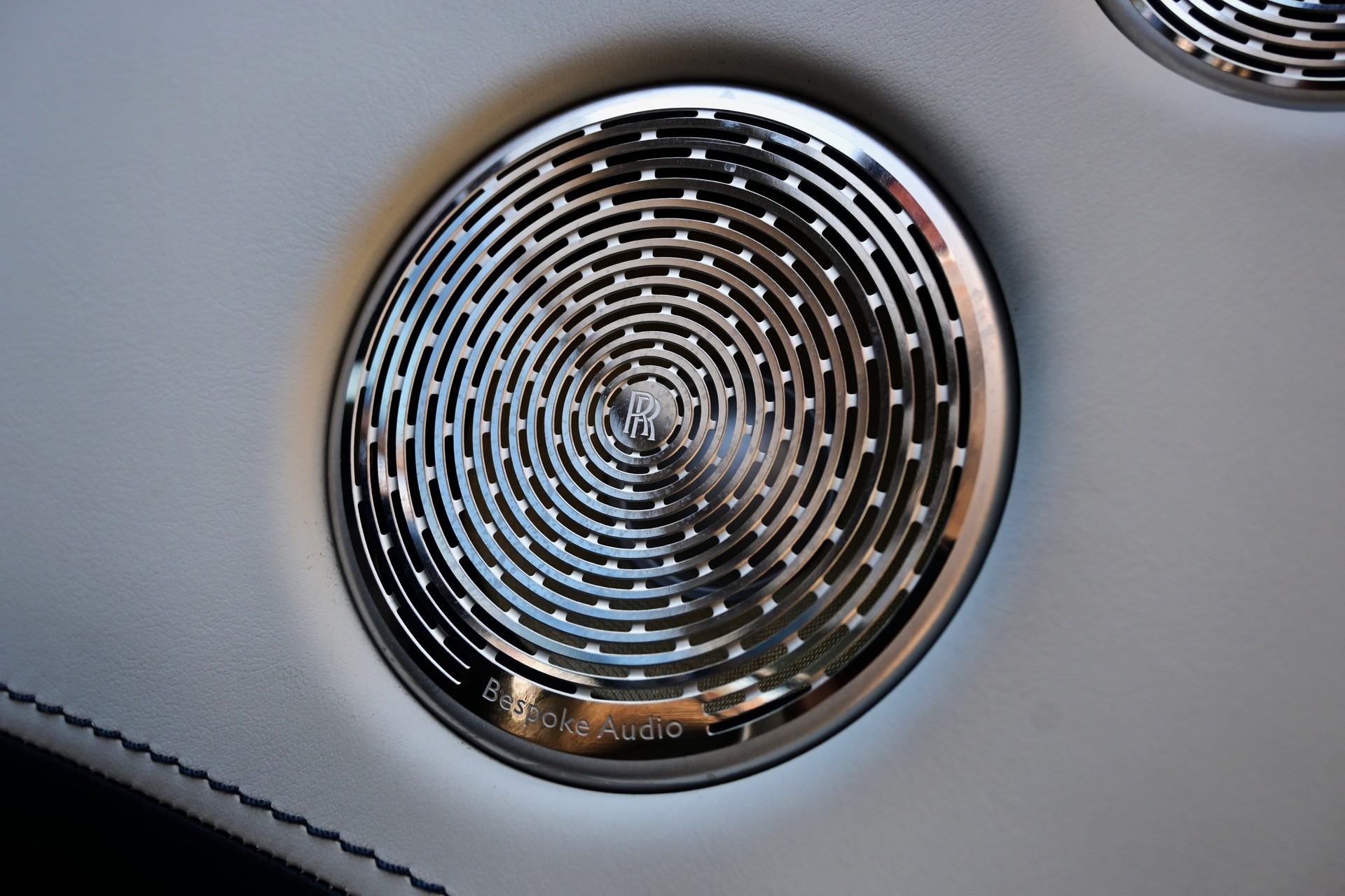 ROLLS-ROYCE Ghost 6.6 V12 *Facelift*-image-28
