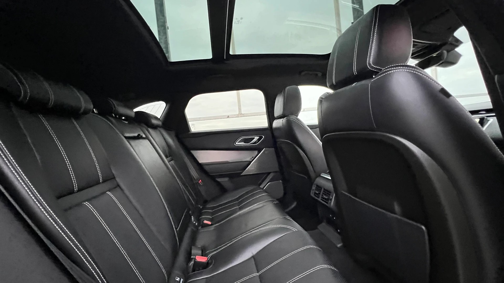 LAND ROVER RANGE ROVER VELAR R-DYNAMIC D BLACK 240 HSE AUTOMATIC l 240 PS-image-27