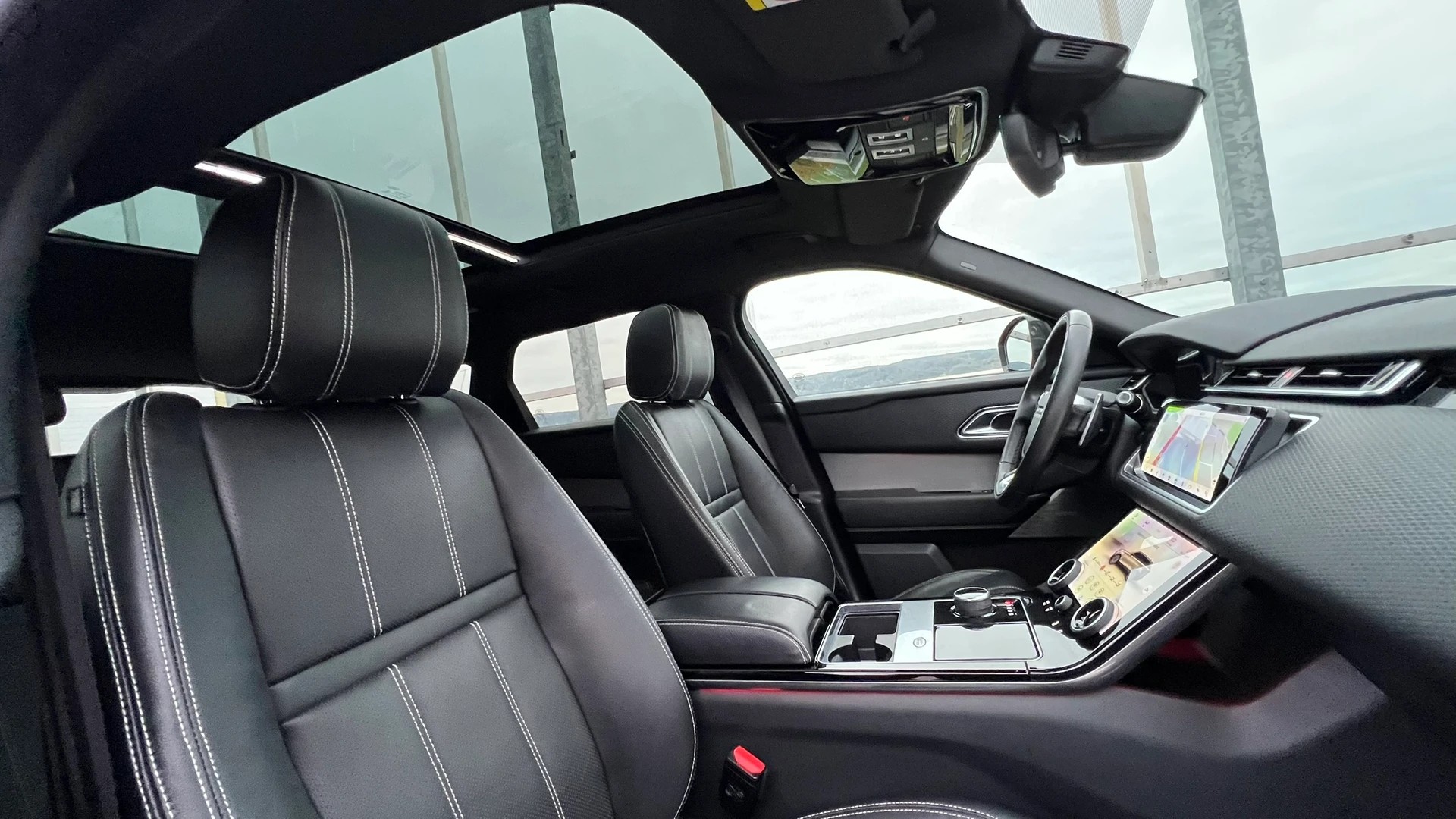 LAND ROVER RANGE ROVER VELAR R-DYNAMIC D BLACK 240 HSE AUTOMATIC l 240 PS-image-24