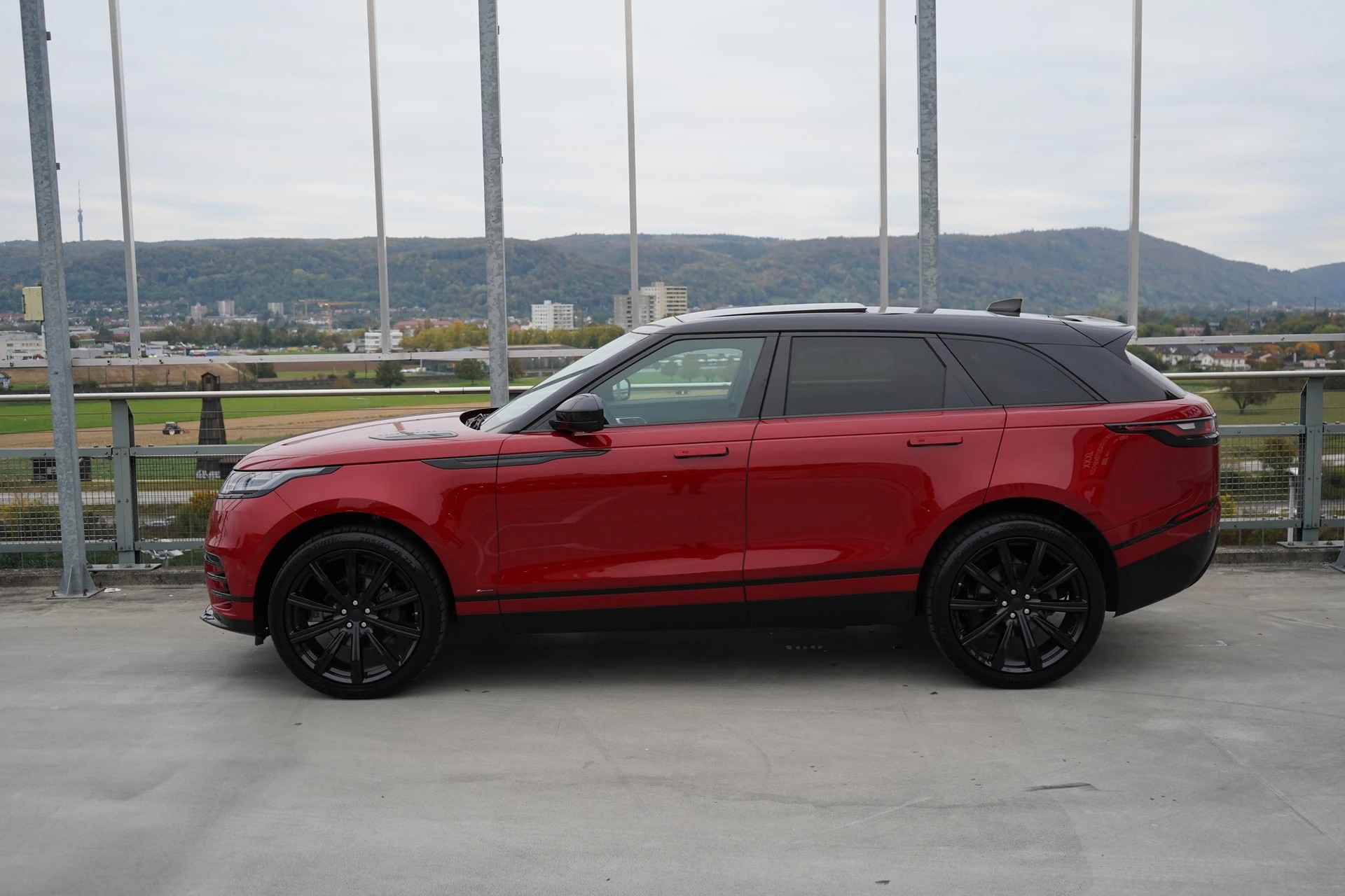 LAND ROVER RANGE ROVER VELAR R-DYNAMIC D BLACK 240 HSE AUTOMATIC l 240 PS-image-5