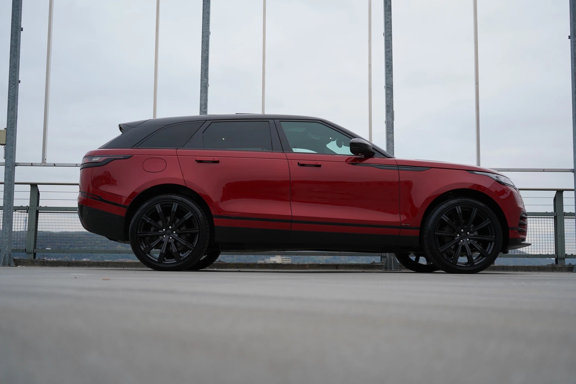LAND ROVER RANGE ROVER VELAR R-DYNAMIC D BLACK 240 HSE AUTOMATIC l 240 PS-image-0