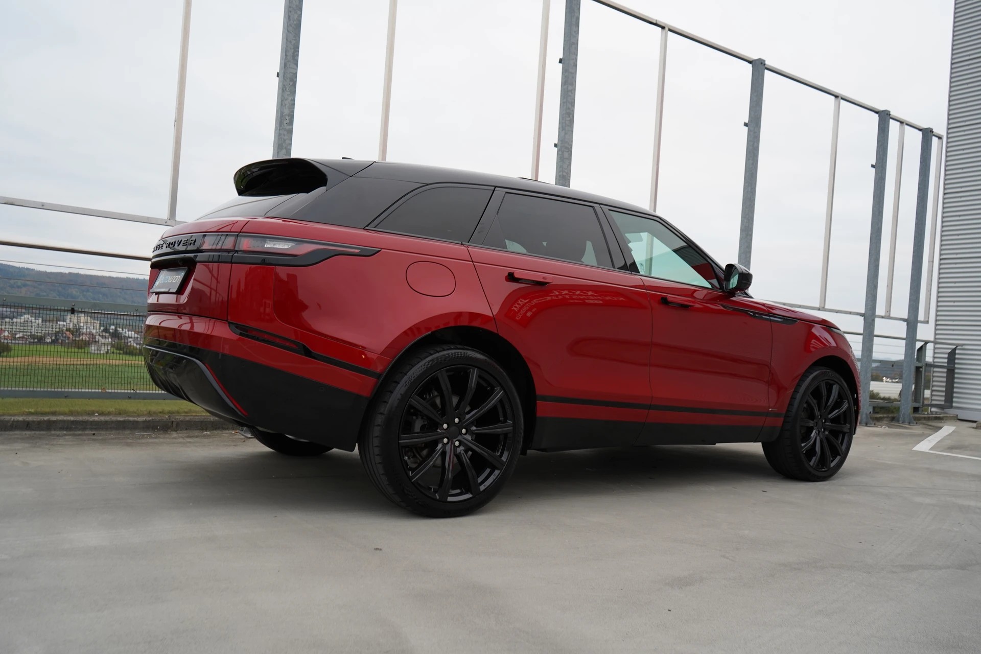 LAND ROVER RANGE ROVER VELAR R-DYNAMIC D BLACK 240 HSE AUTOMATIC l 240 PS-image-8