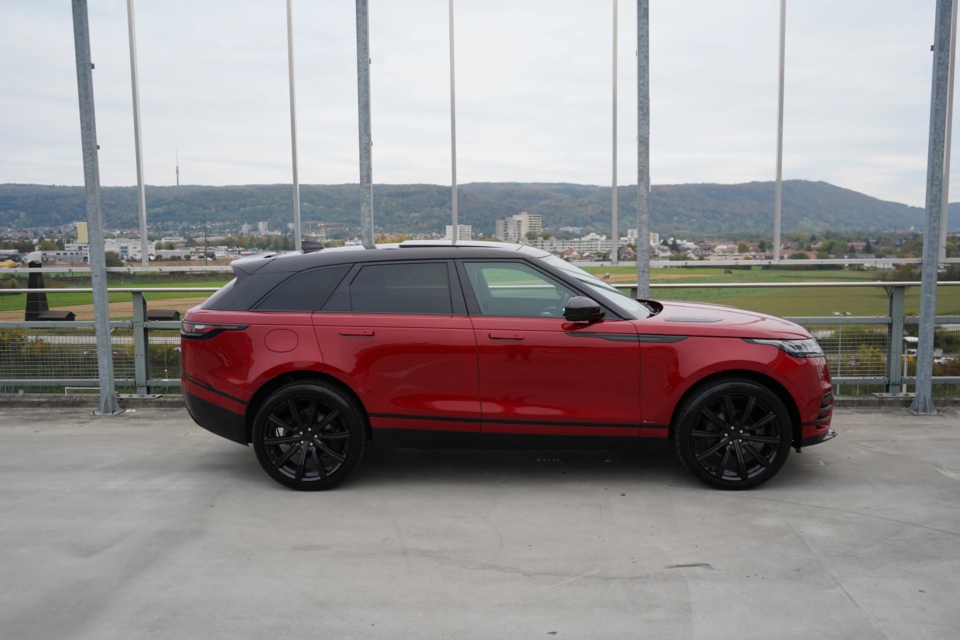 LAND ROVER RANGE ROVER VELAR R-DYNAMIC D BLACK 240 HSE AUTOMATIC l 240 PS-image-4