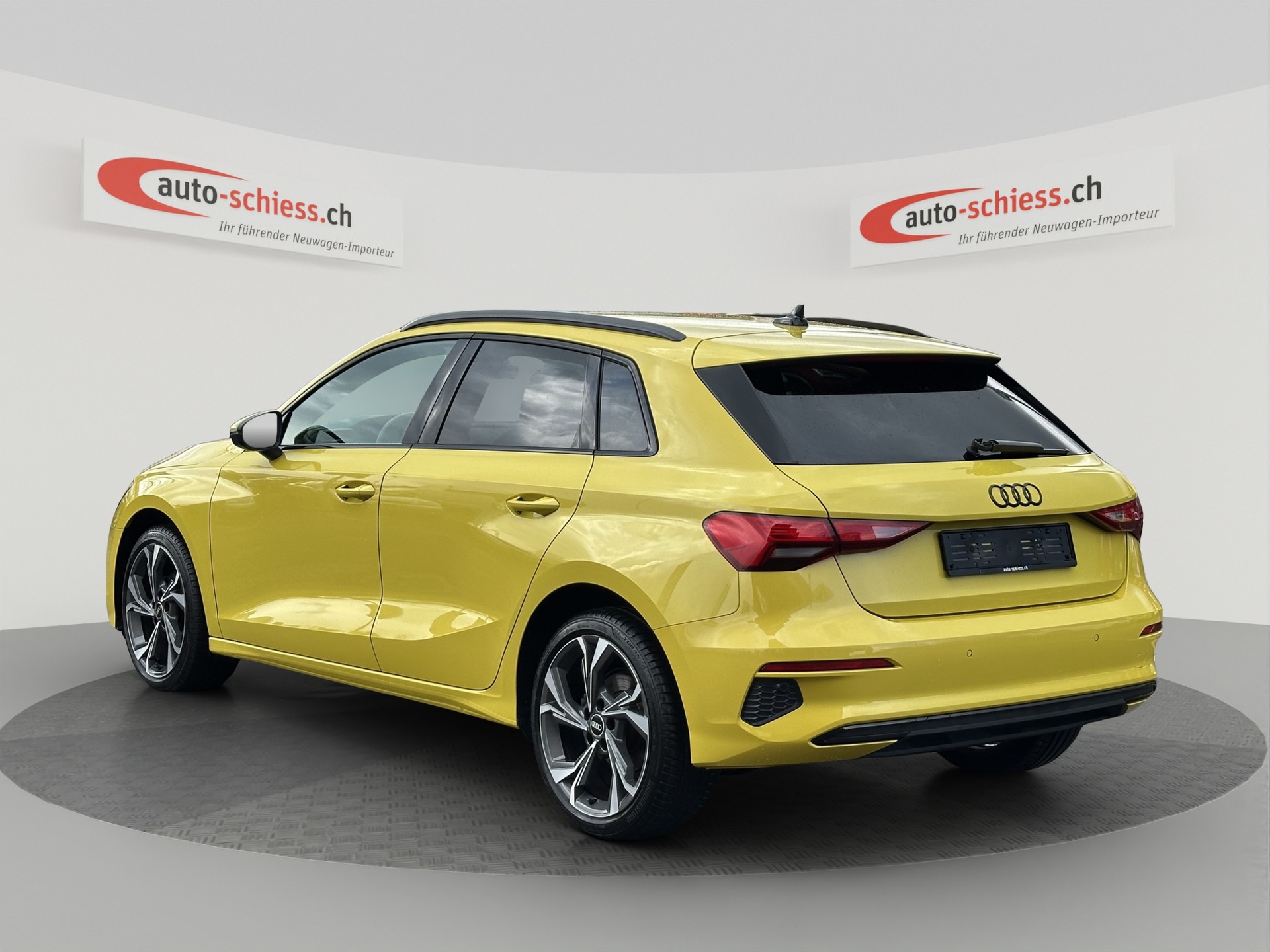 AUDI A3 Sportback 35 TDI S Line S-tronic-image-2