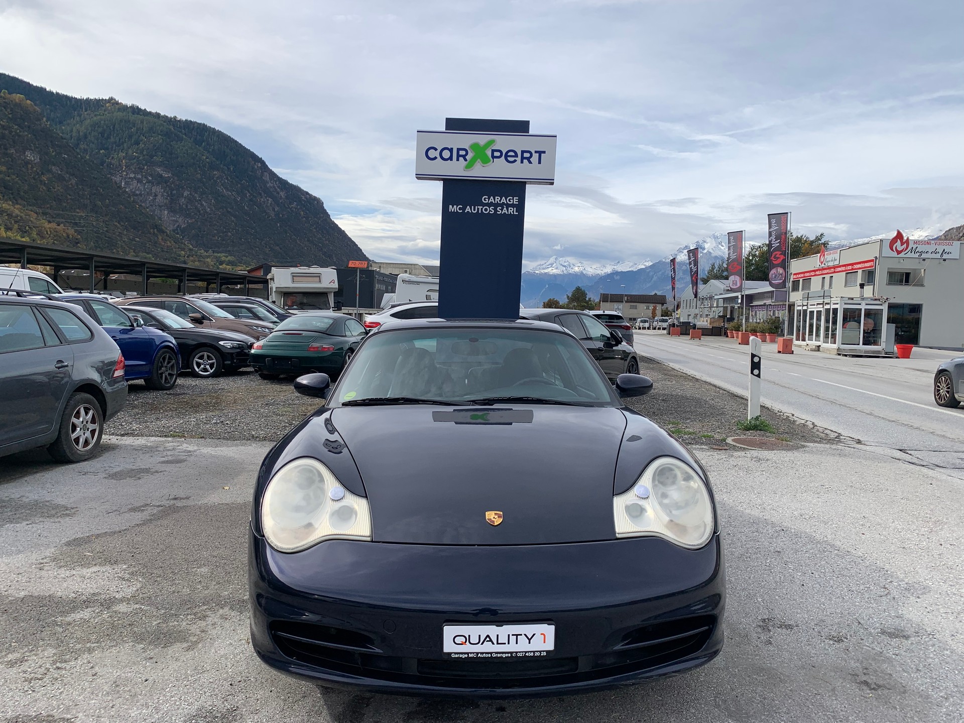 PORSCHE 911 Carrera coupé-showroom-element-1