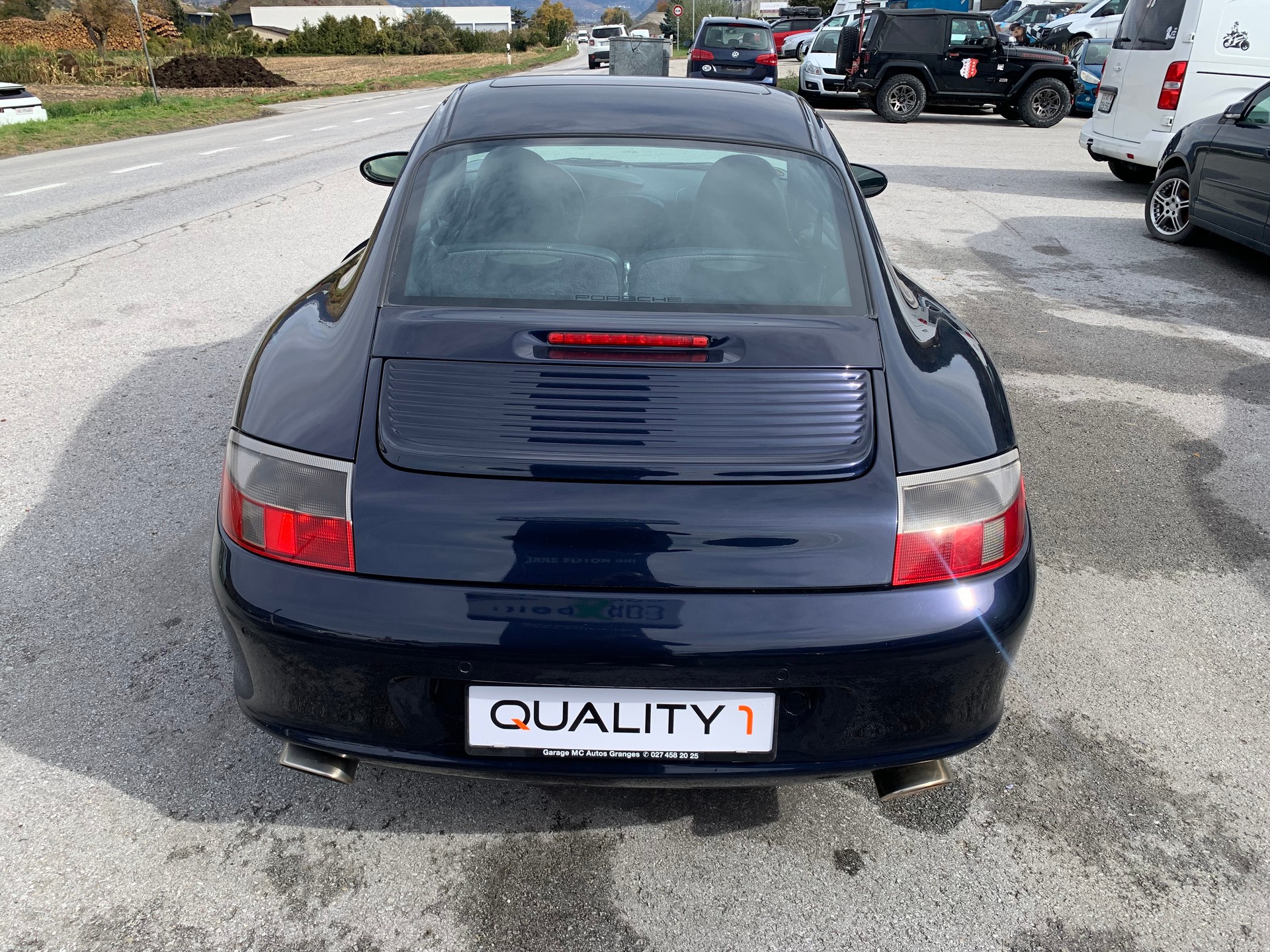 PORSCHE 911 Carrera coupé-image-8