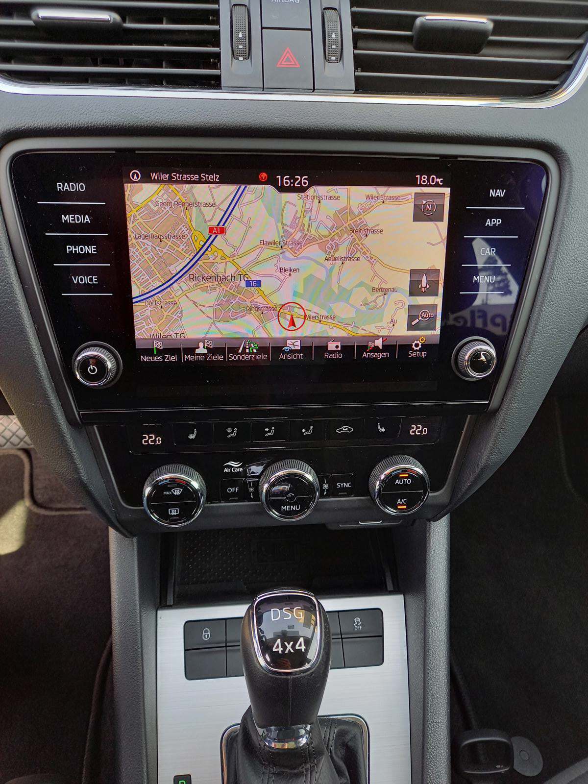 SKODA Octavia Combi 2.0 TDI Ambition 4x4 DSG-image-7