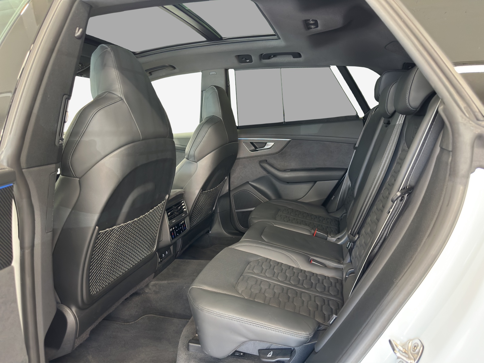 AUDI RSQ8 quattro tiptronic-image-11