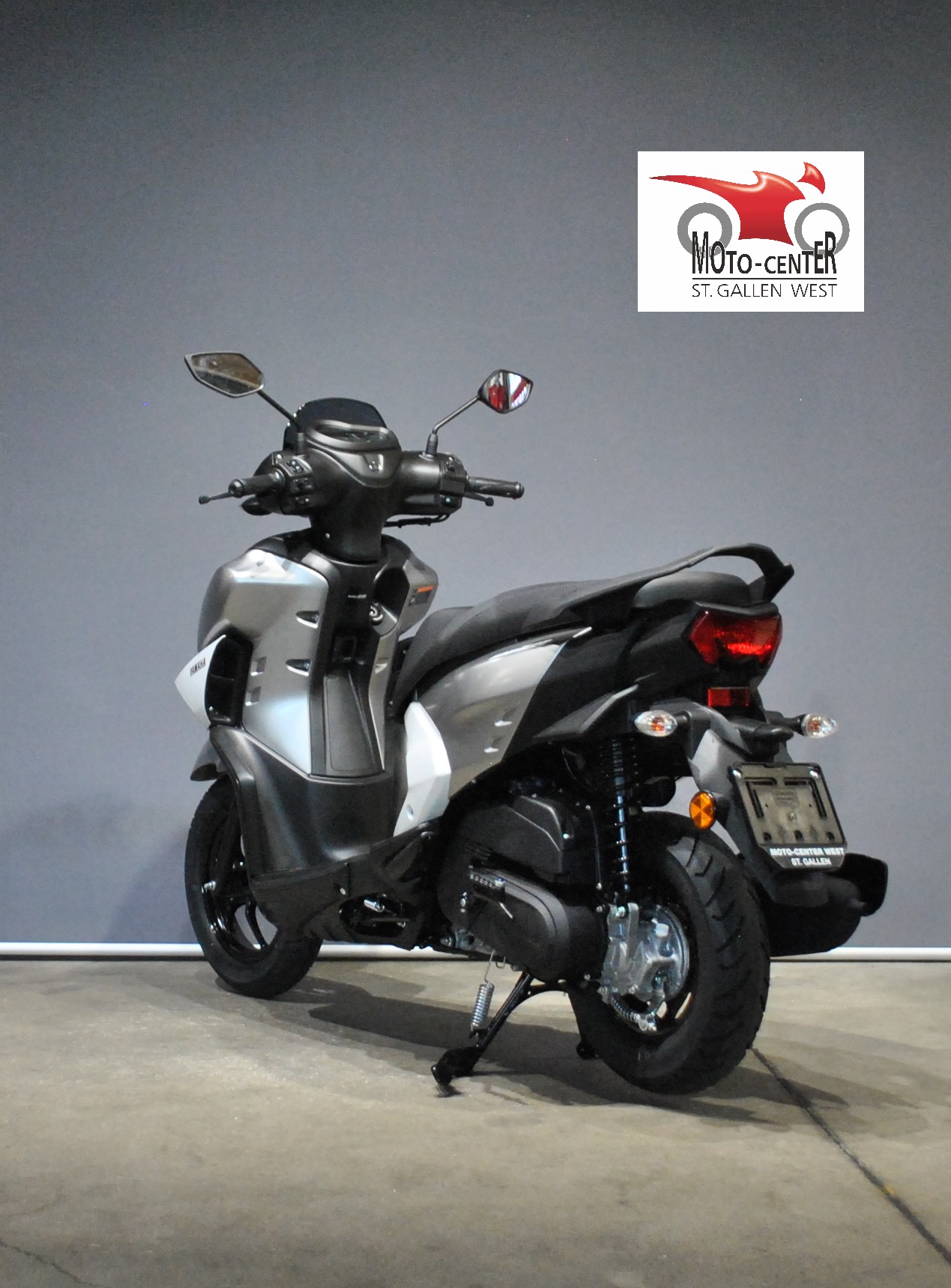 YAMAHA RayZR 125-showroom-element-3