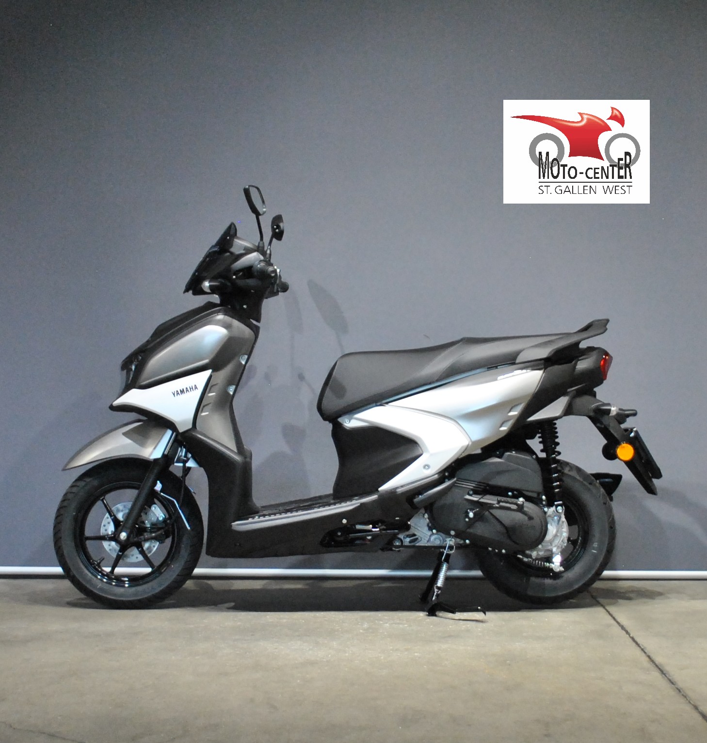 YAMAHA RayZR 125-showroom-element-2