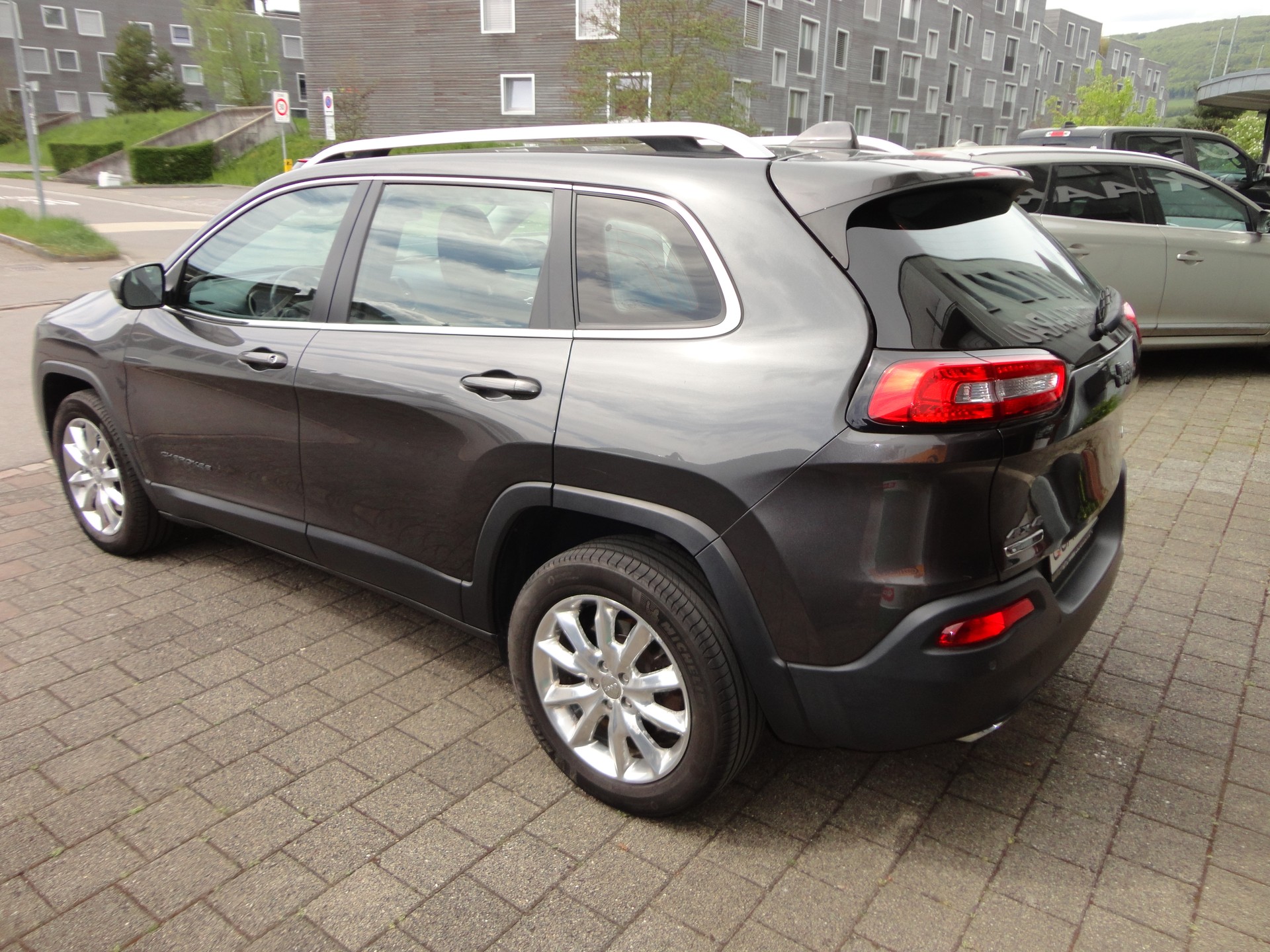 JEEP Cherokee 2.2TD Longitude AWD 9ATX-image-2