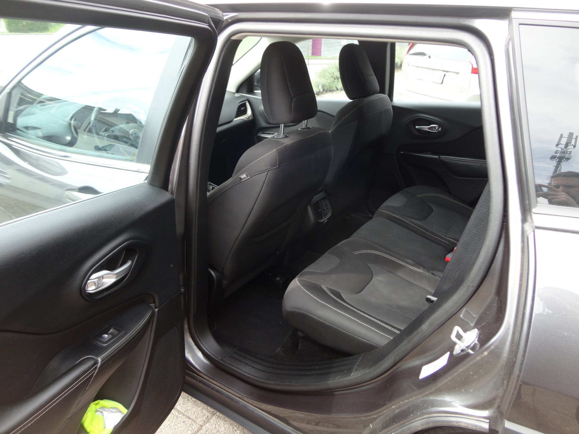 JEEP Cherokee 2.2TD Longitude AWD 9ATX-image-9