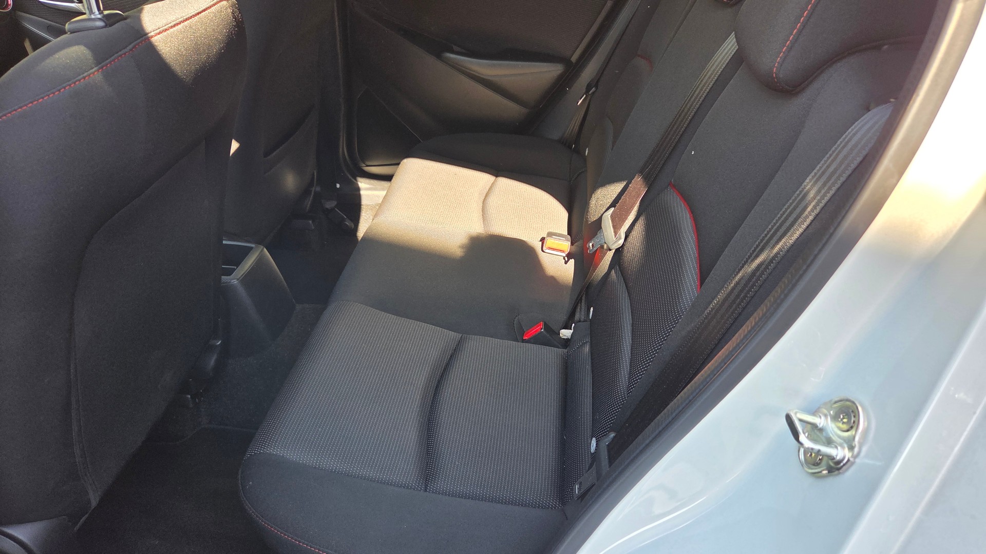 MAZDA 2 SKYACTIV-G 90 Homura Automat-image-8