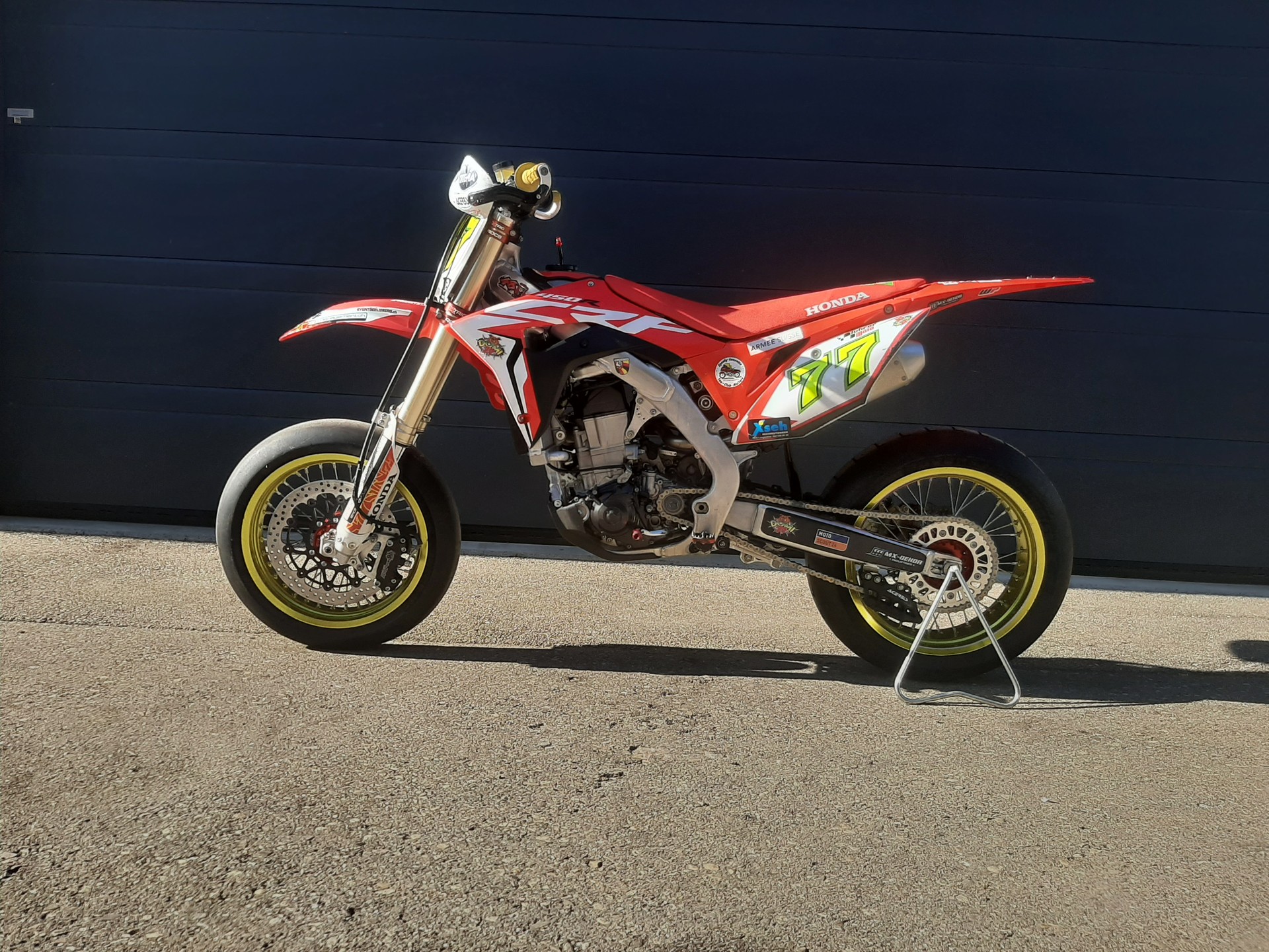 HONDA SUPER MOTO "DOMI 77"-showroom-element-1