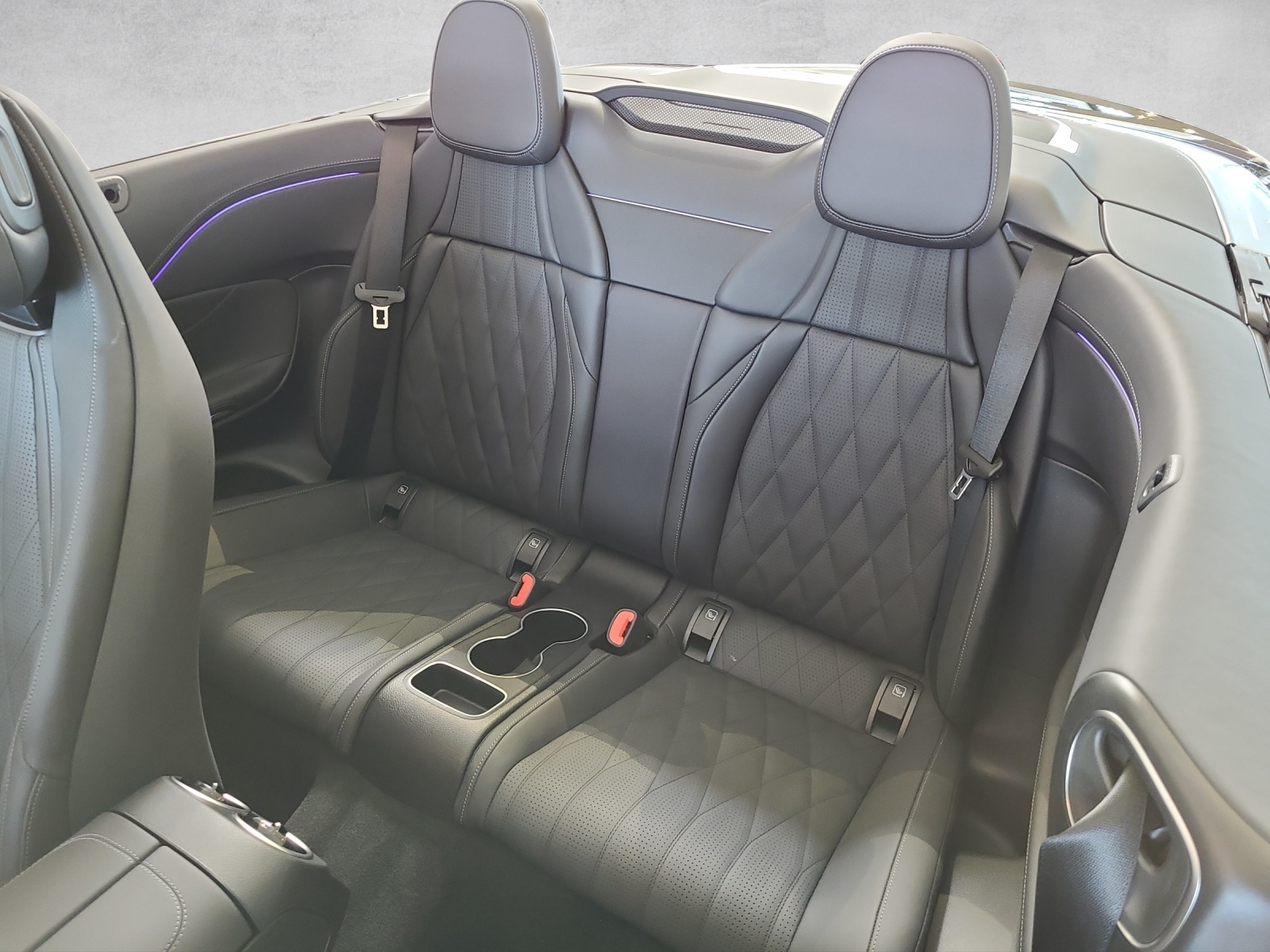MERCEDES-BENZ CLE AMG 53 Cabrio 4Matic+ 9G-Tronic-image-10